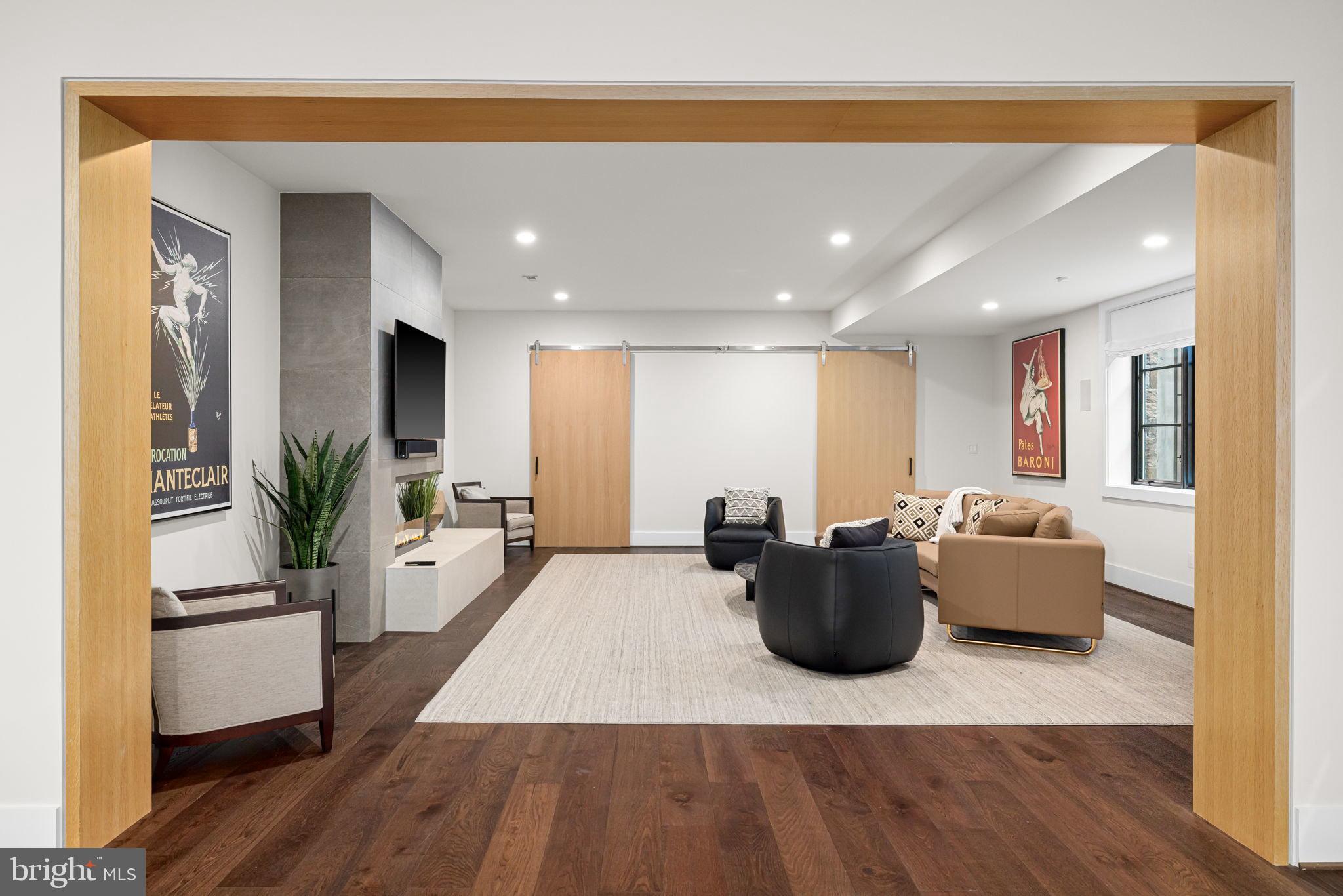 LANGLEY FOREST - Residential