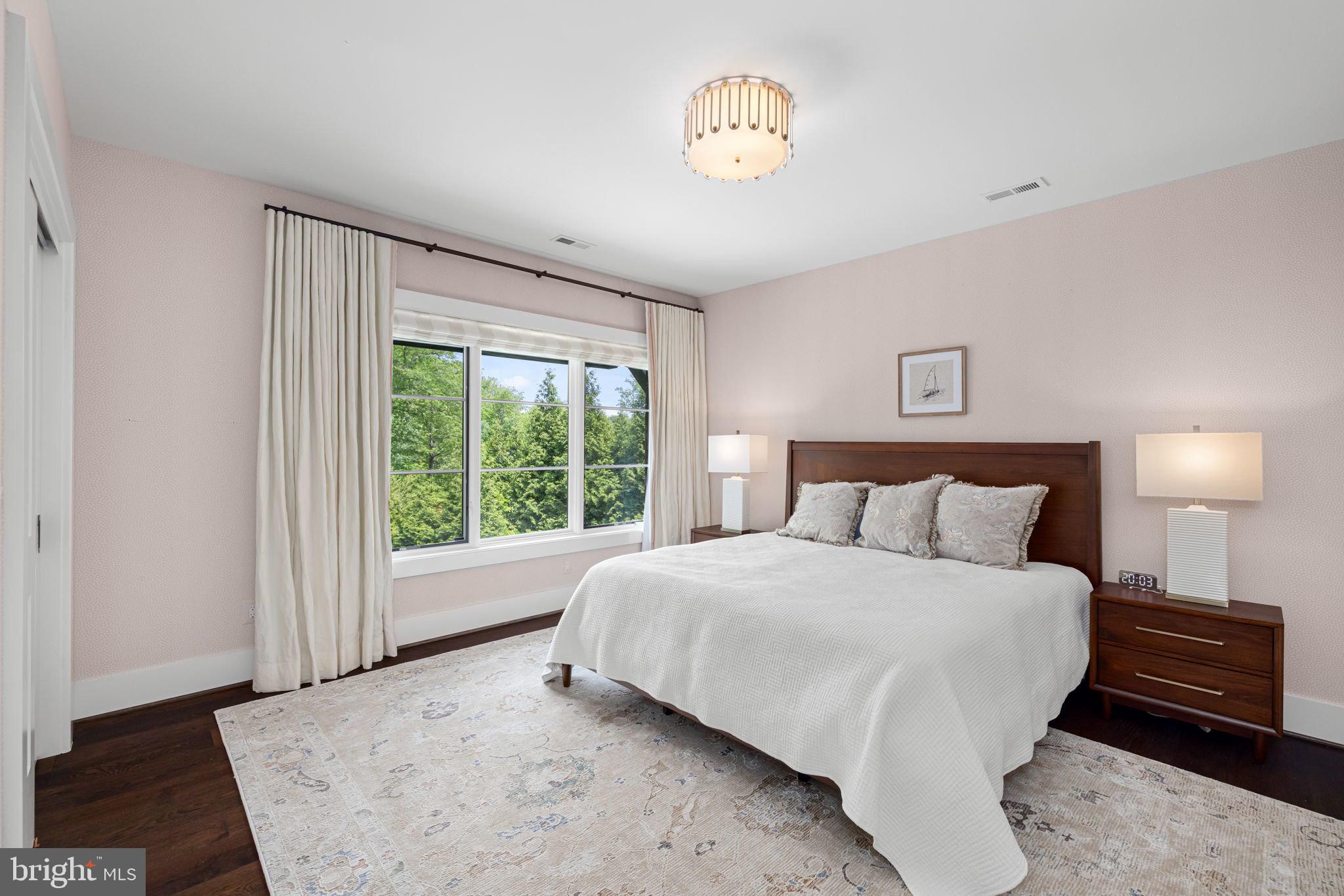 LANGLEY FOREST - Residential