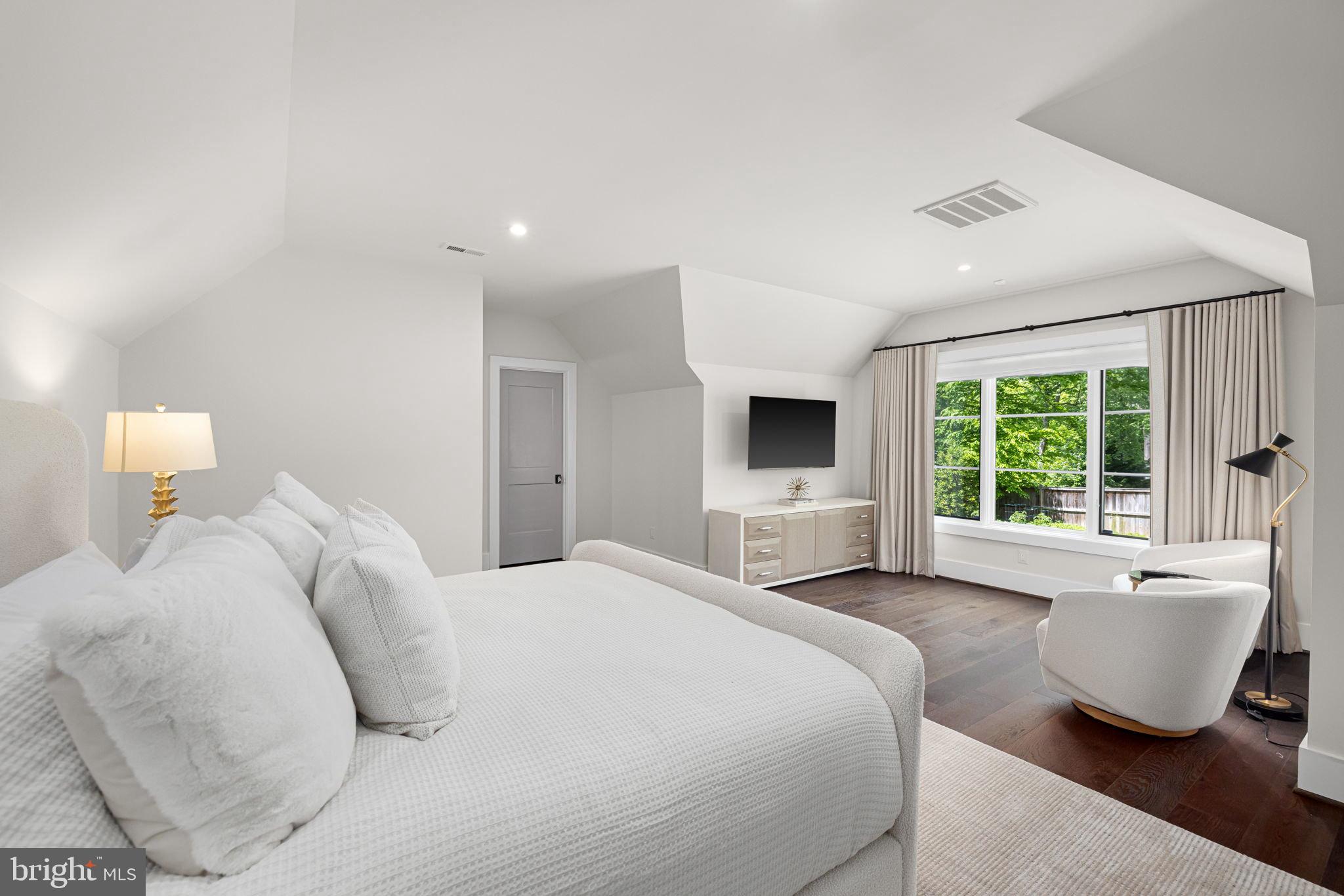 LANGLEY FOREST - Residential