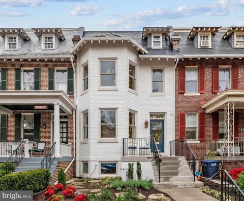 647 E STREET NE WASHINGTON DC 20002