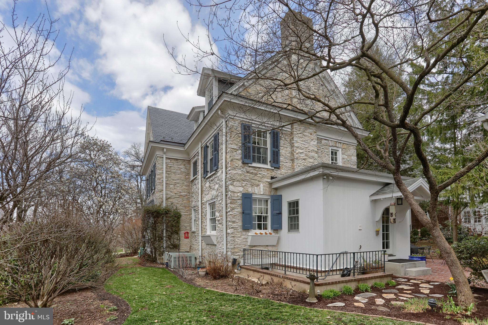 HERSHEY DOWNTOWN - Residential