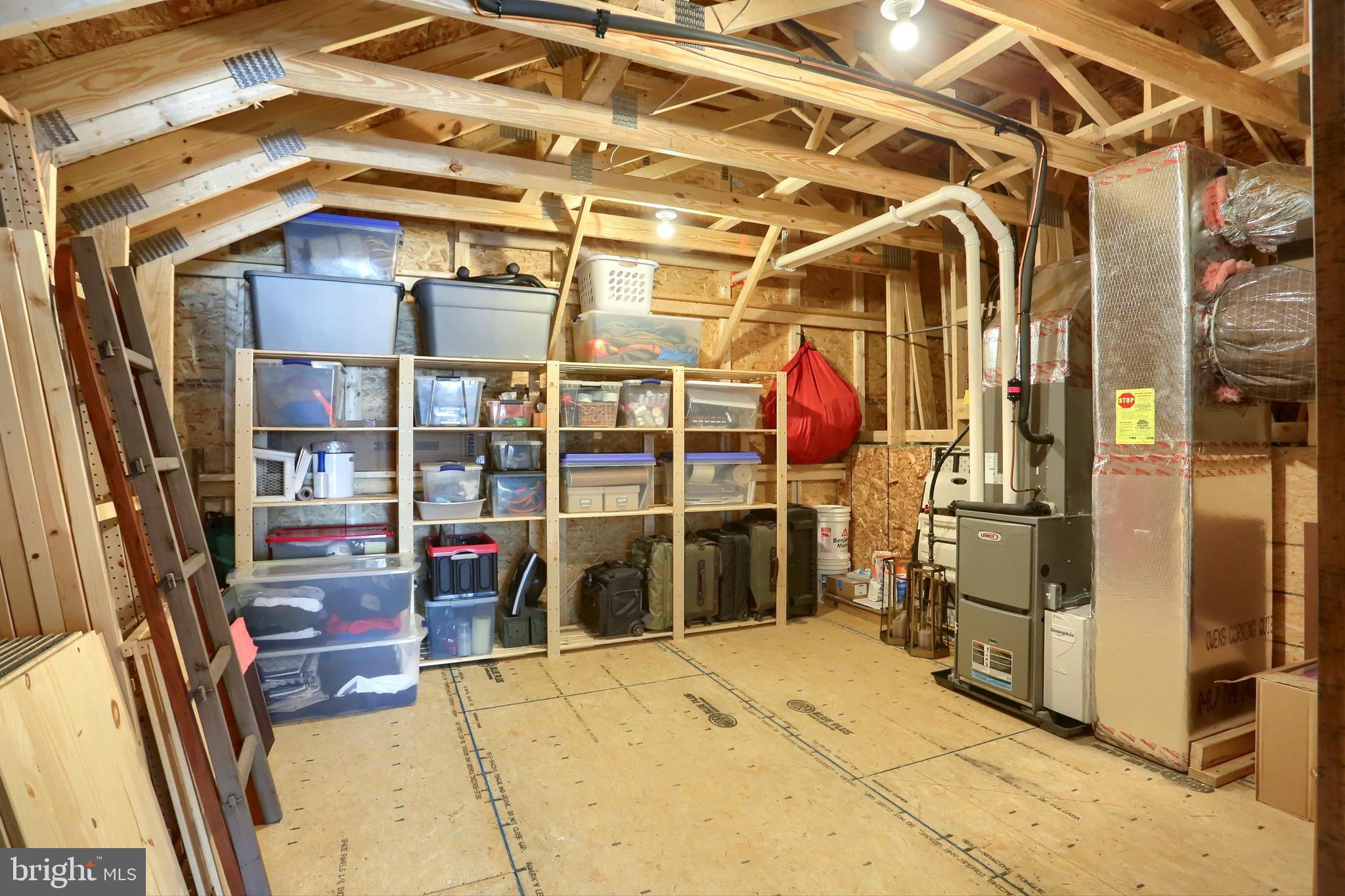 WINDING CREEK - Residential