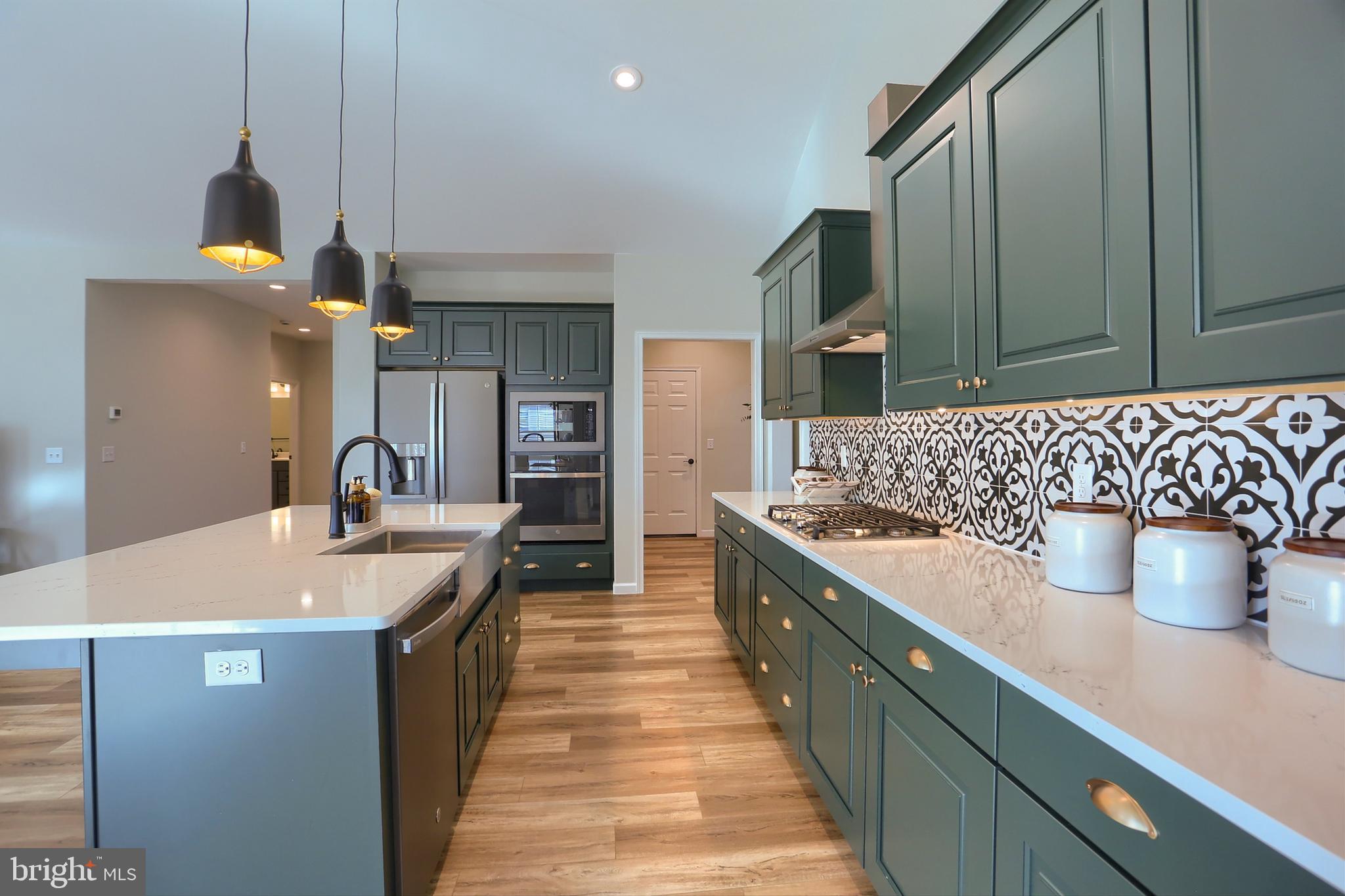 WINDING CREEK - Residential