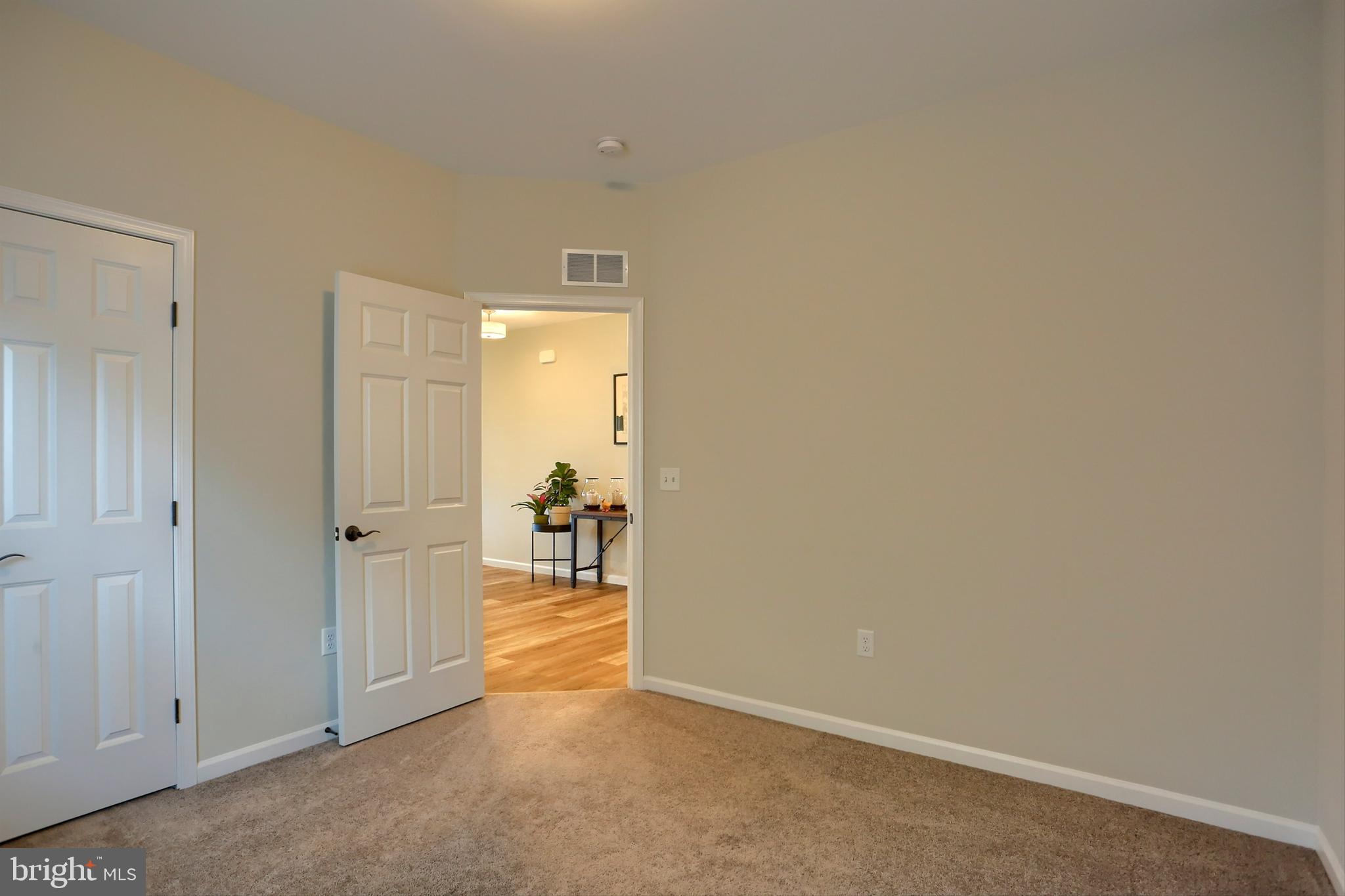 WINDING CREEK - Residential