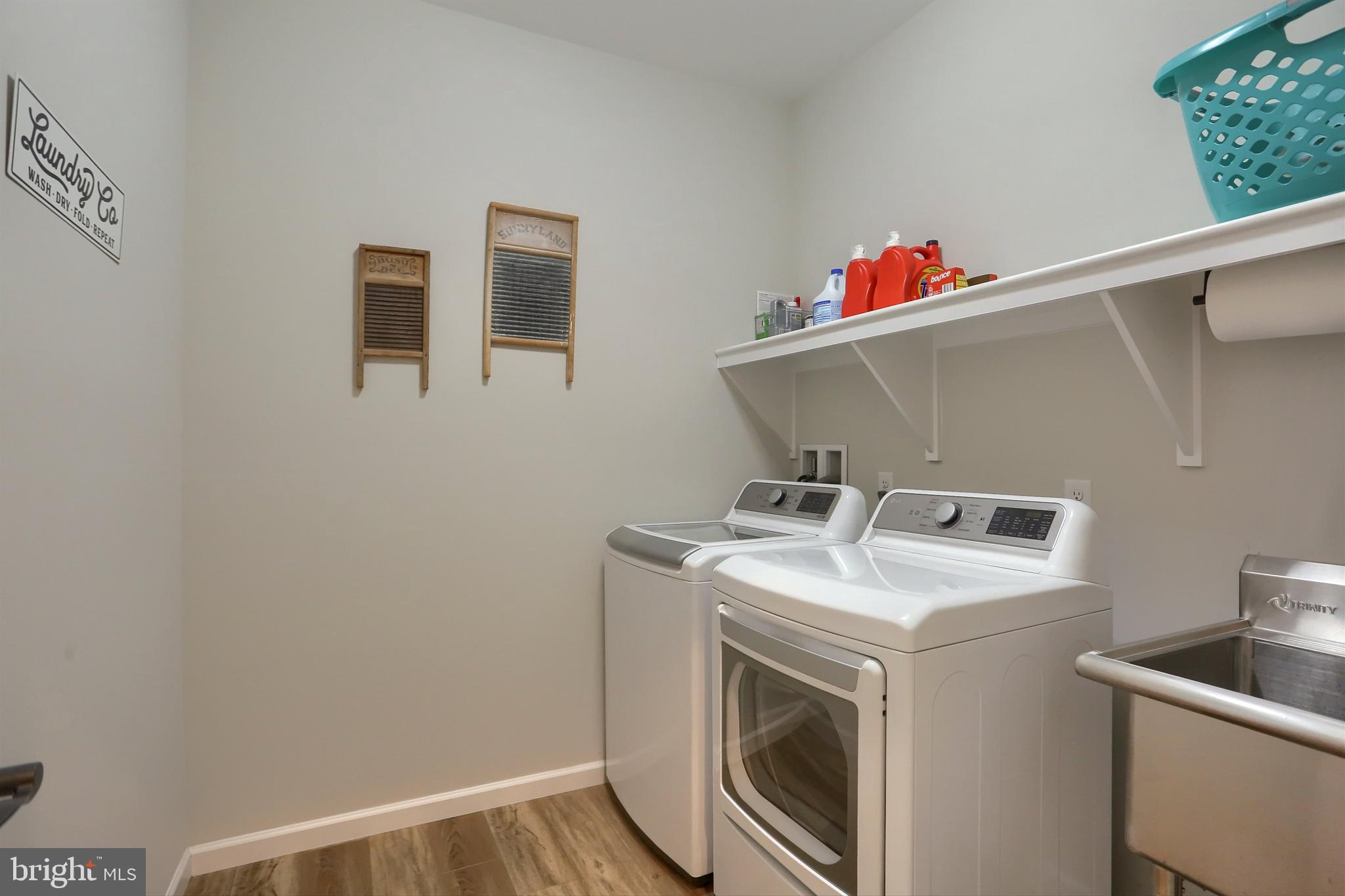 WINDING CREEK - Residential