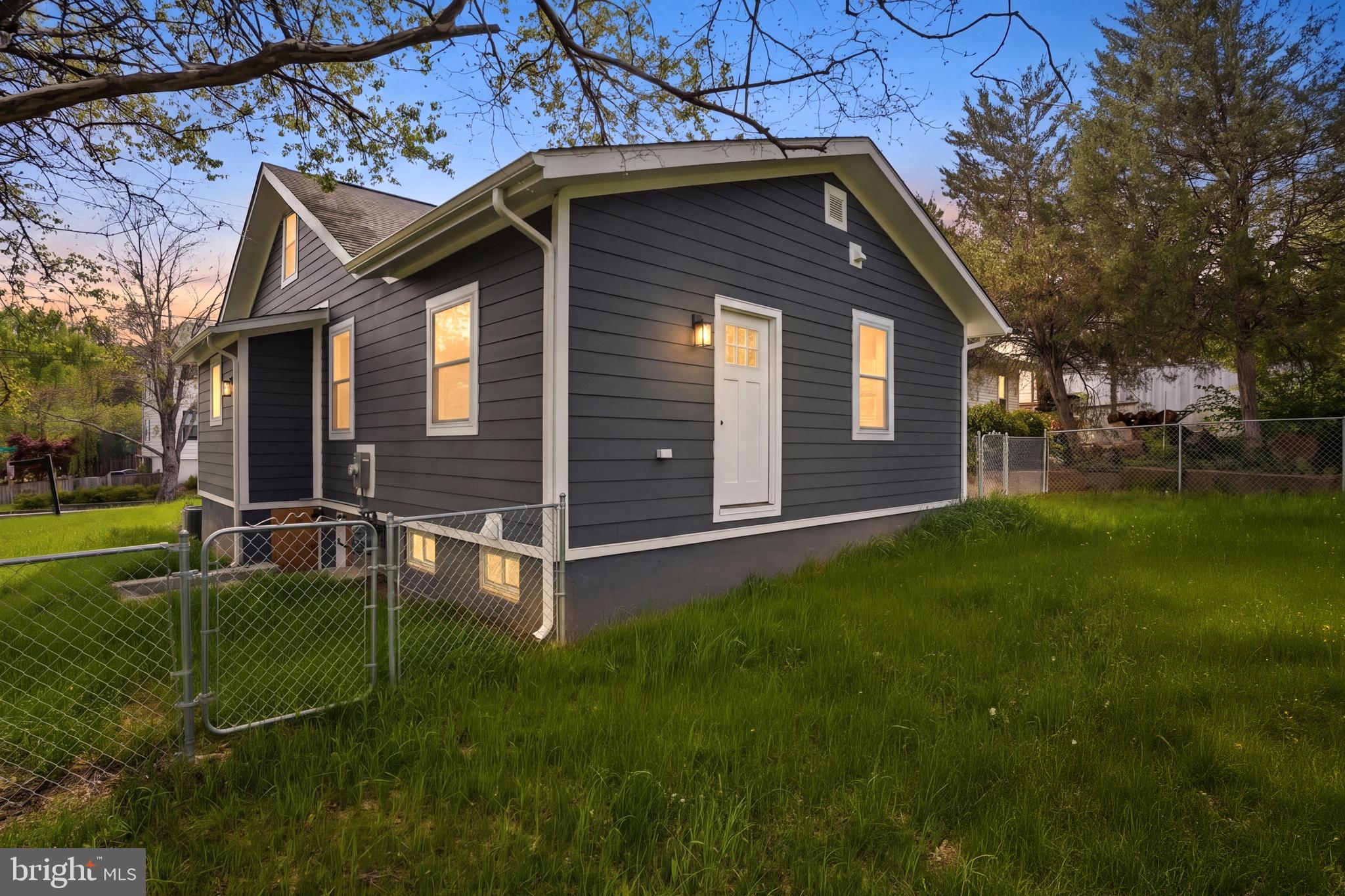 MT RAINIER - Residential