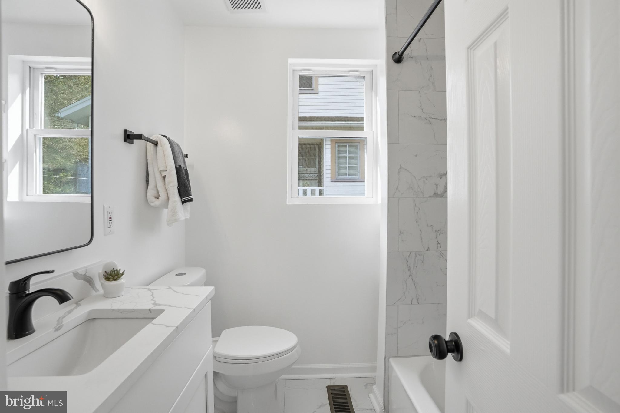 MT RAINIER - Residential