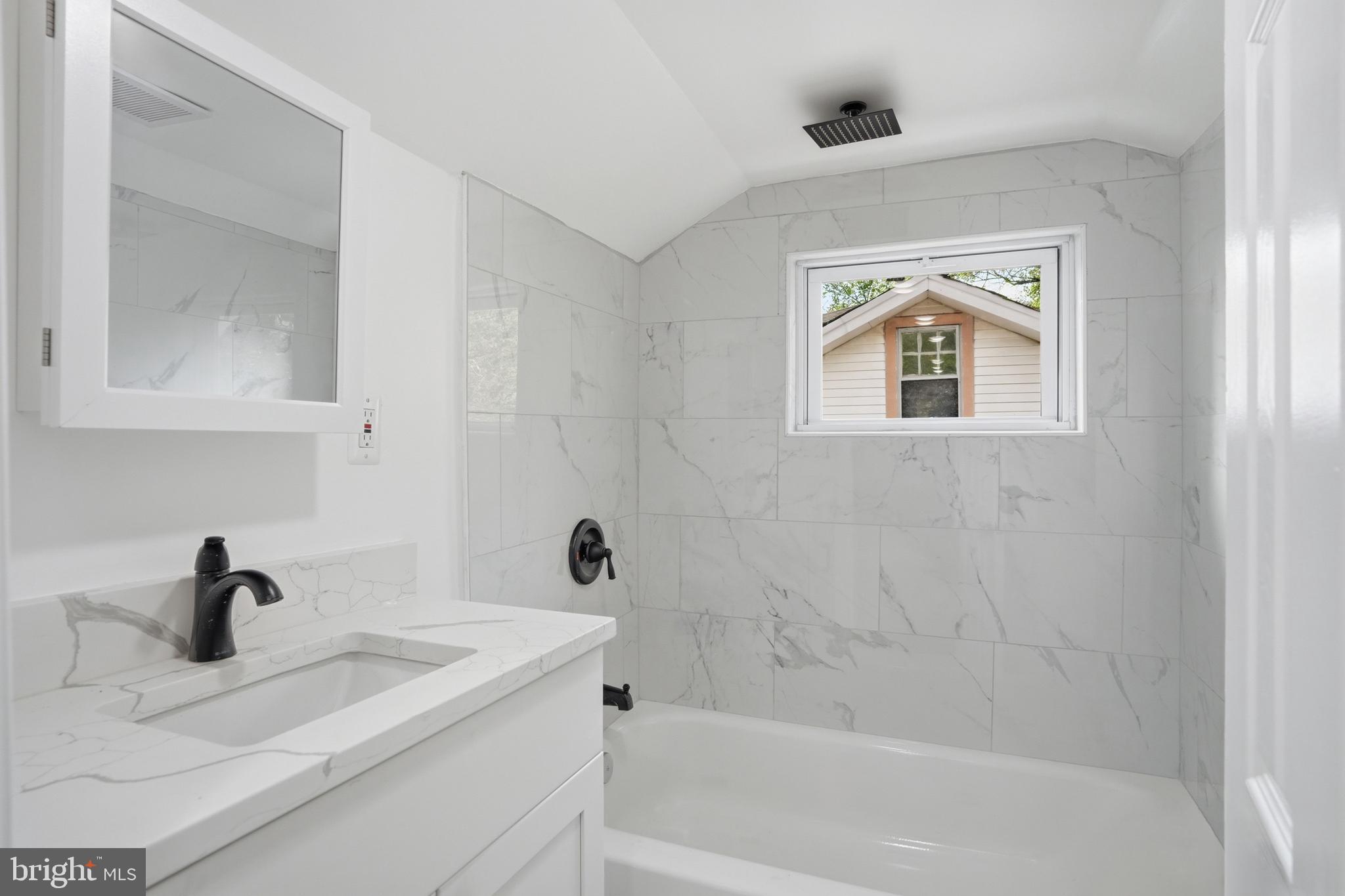 MT RAINIER - Residential