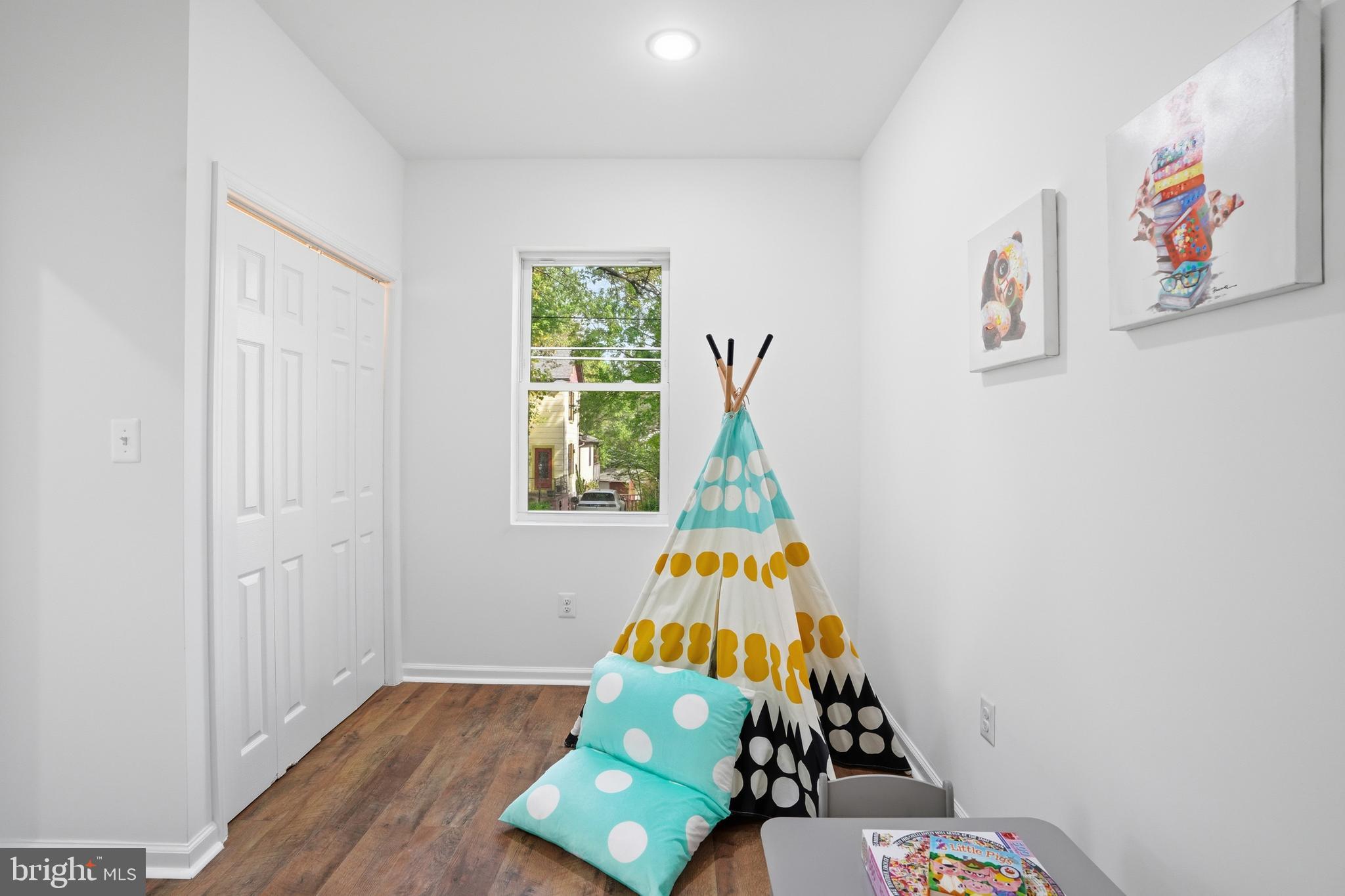 MT RAINIER - Residential