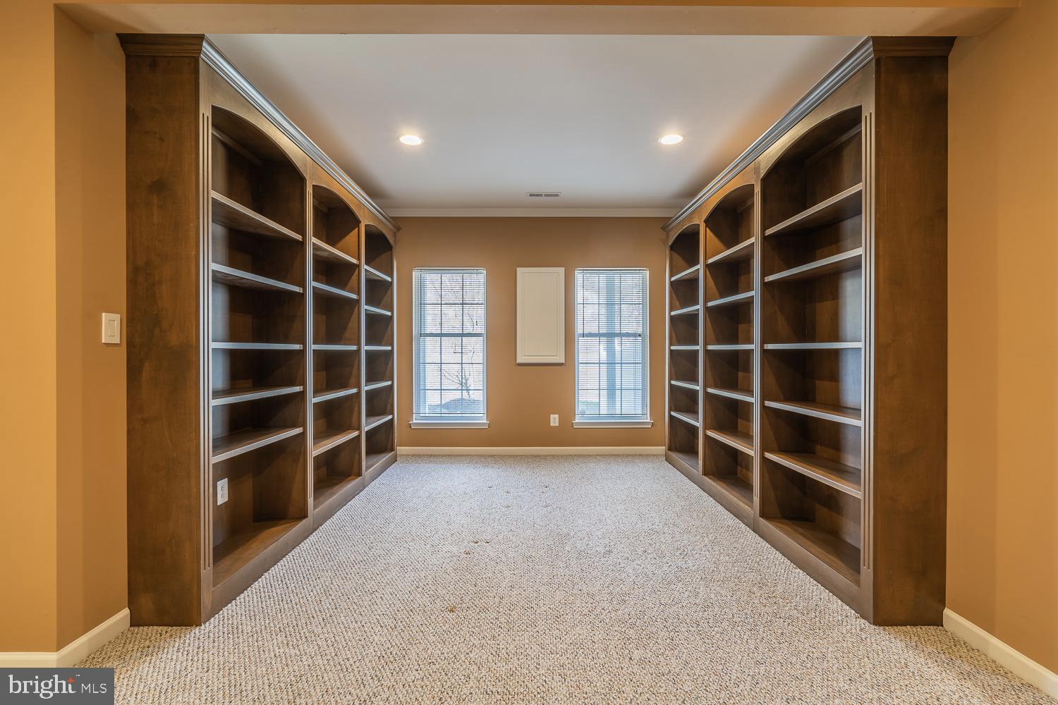 BELMONT COUNTRY CLUB - Residential Lease