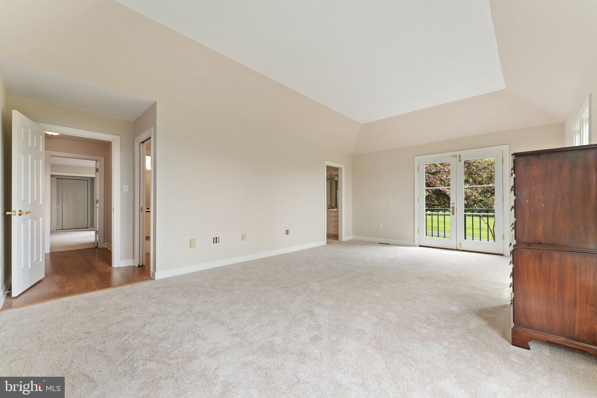 BELLEVUE FARMS - Residential