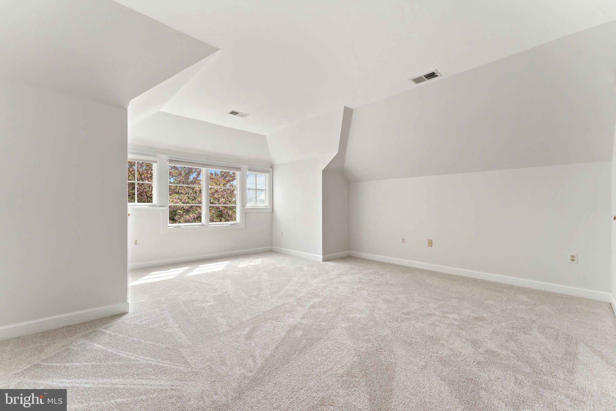 BELLEVUE FARMS - Residential