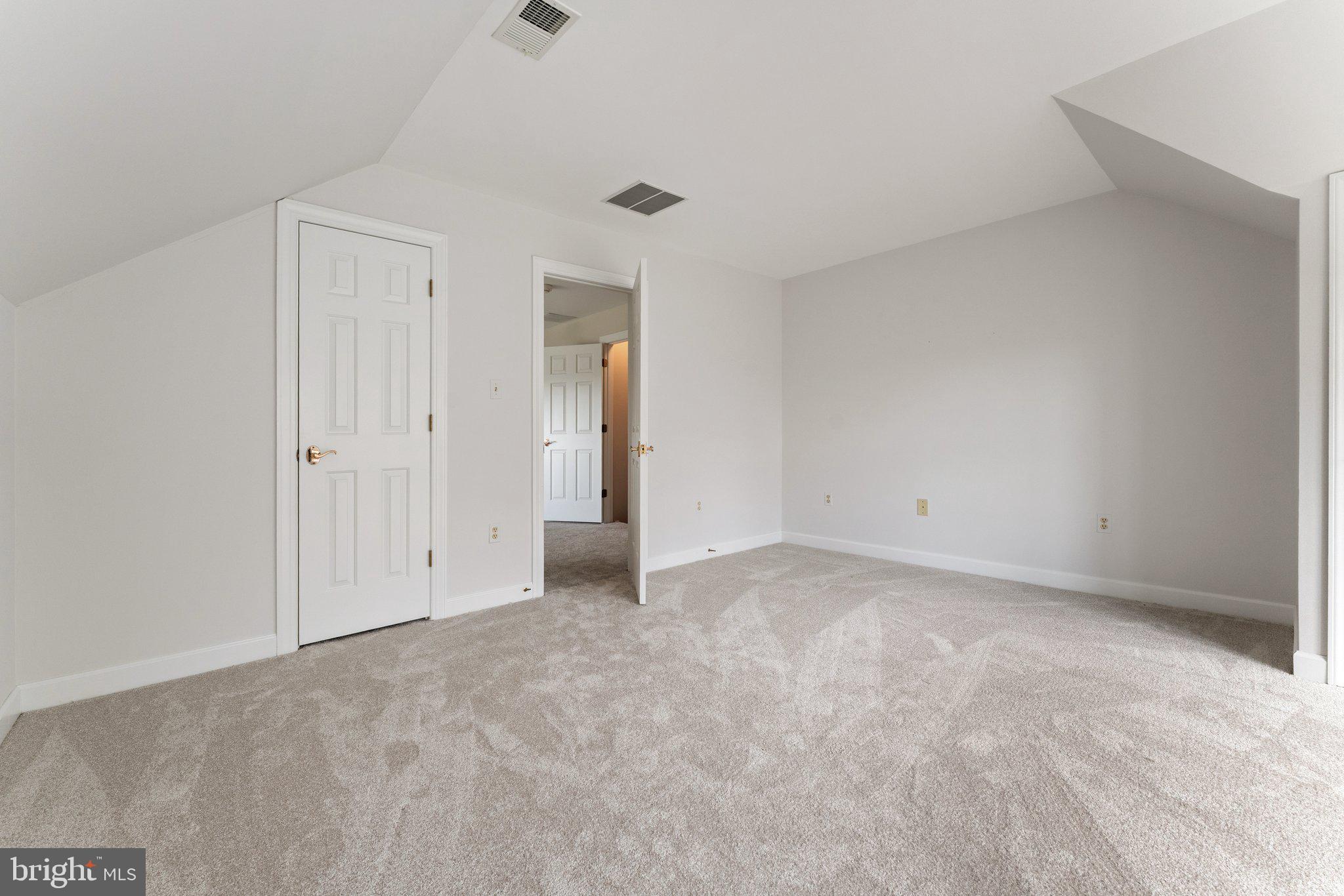 BELLEVUE FARMS - Residential