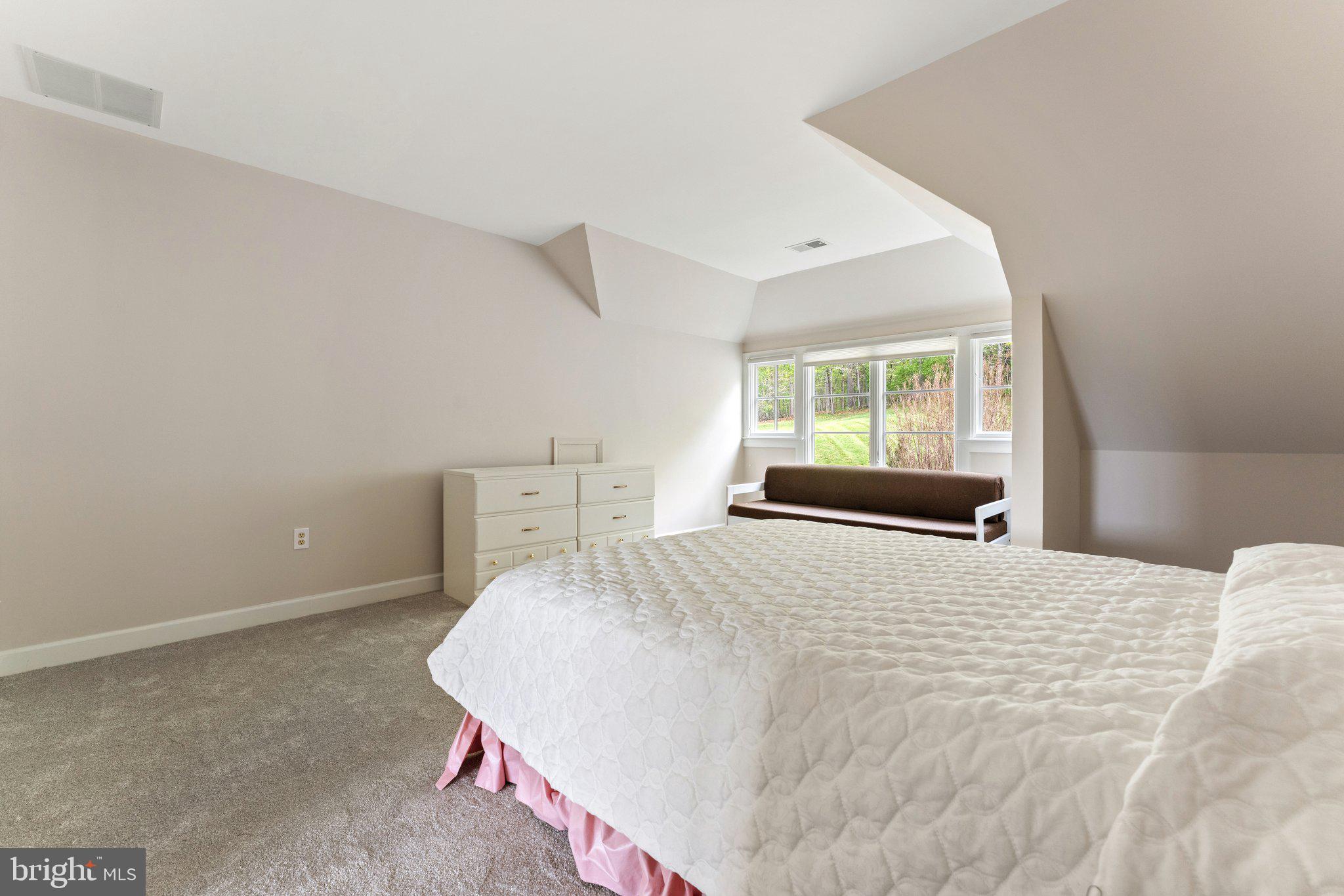 BELLEVUE FARMS - Residential