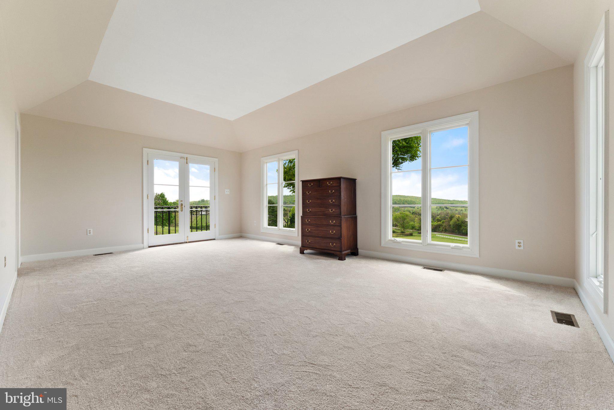 BELLEVUE FARMS - Residential