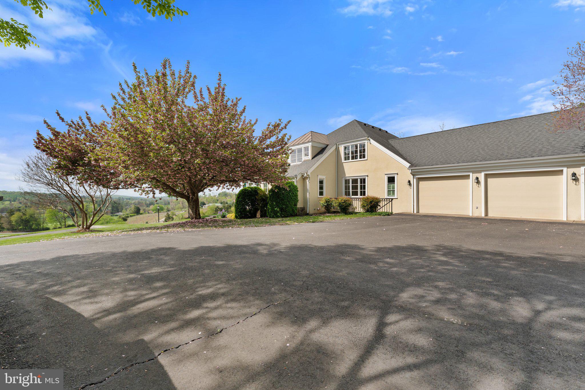 BELLEVUE FARMS - Residential