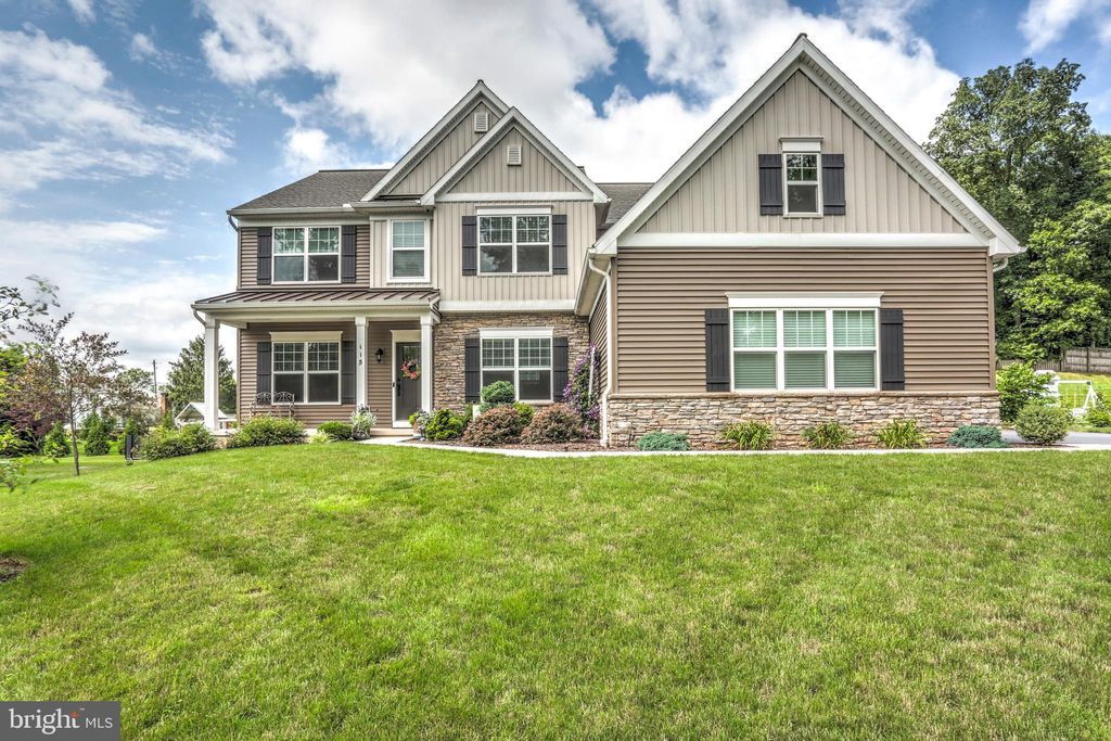 Photo of 115 PEREGRINE PL, DENVER, PA 17517 (MLS # PALA2037140)