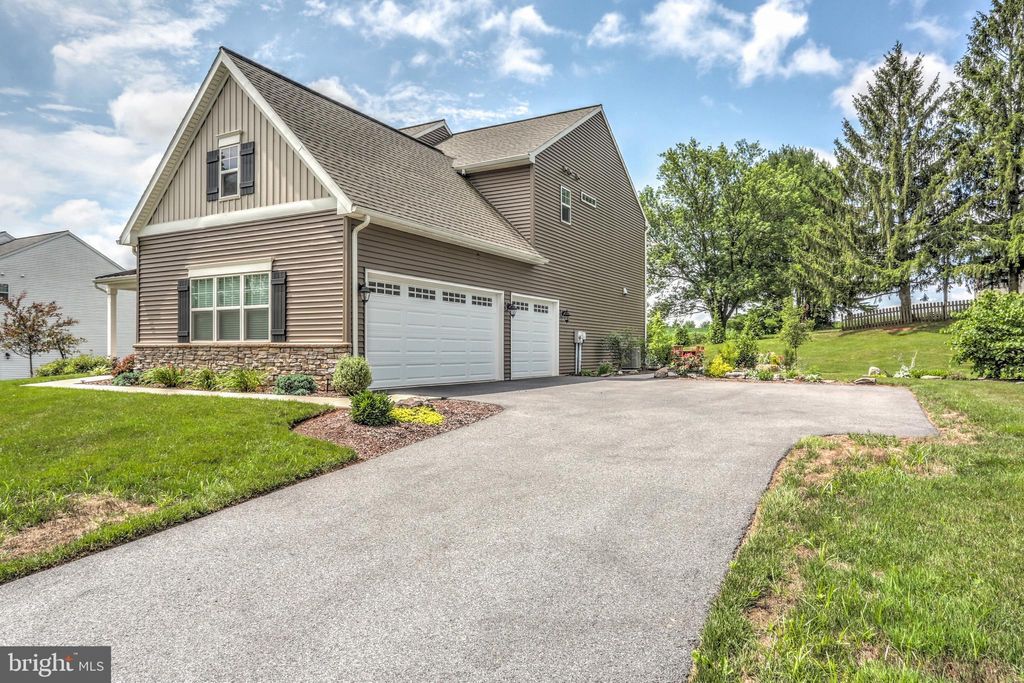 Photo of 115 PEREGRINE PL, DENVER, PA 17517 (MLS # PALA2037140)