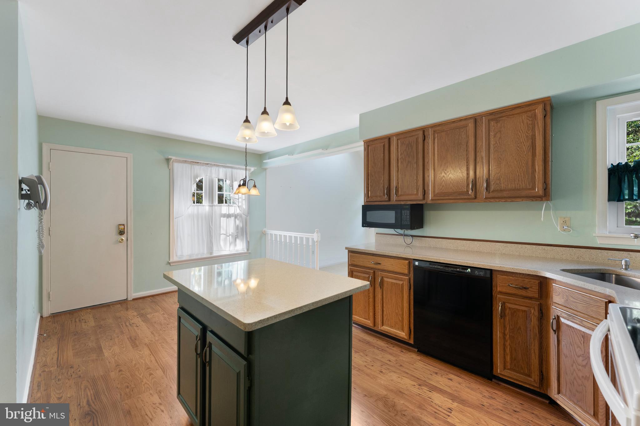 MEADOW WOODS - Residential