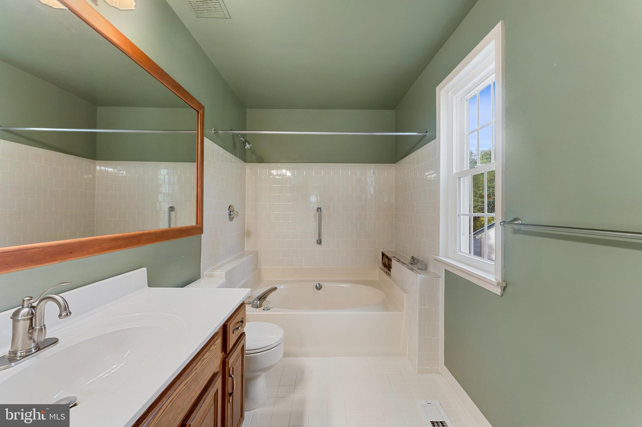 MEADOW WOODS - Residential