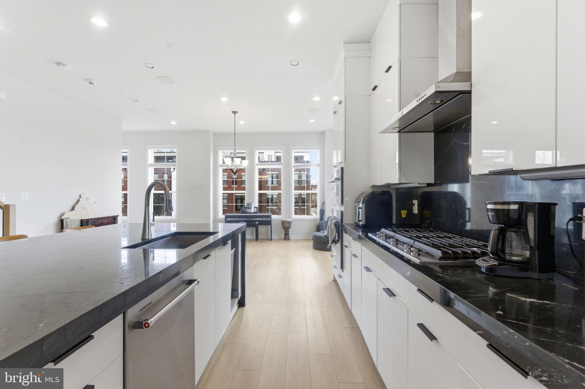 METRO WALK AT MOOREFIELD STATION - Residential