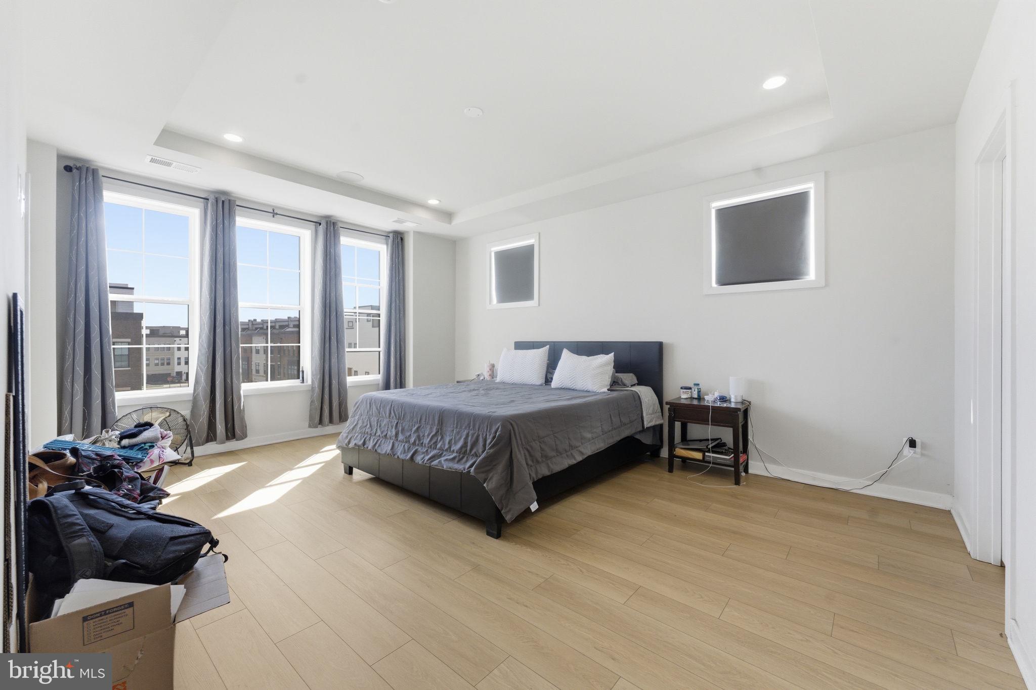 METRO WALK AT MOOREFIELD STATION - Residential