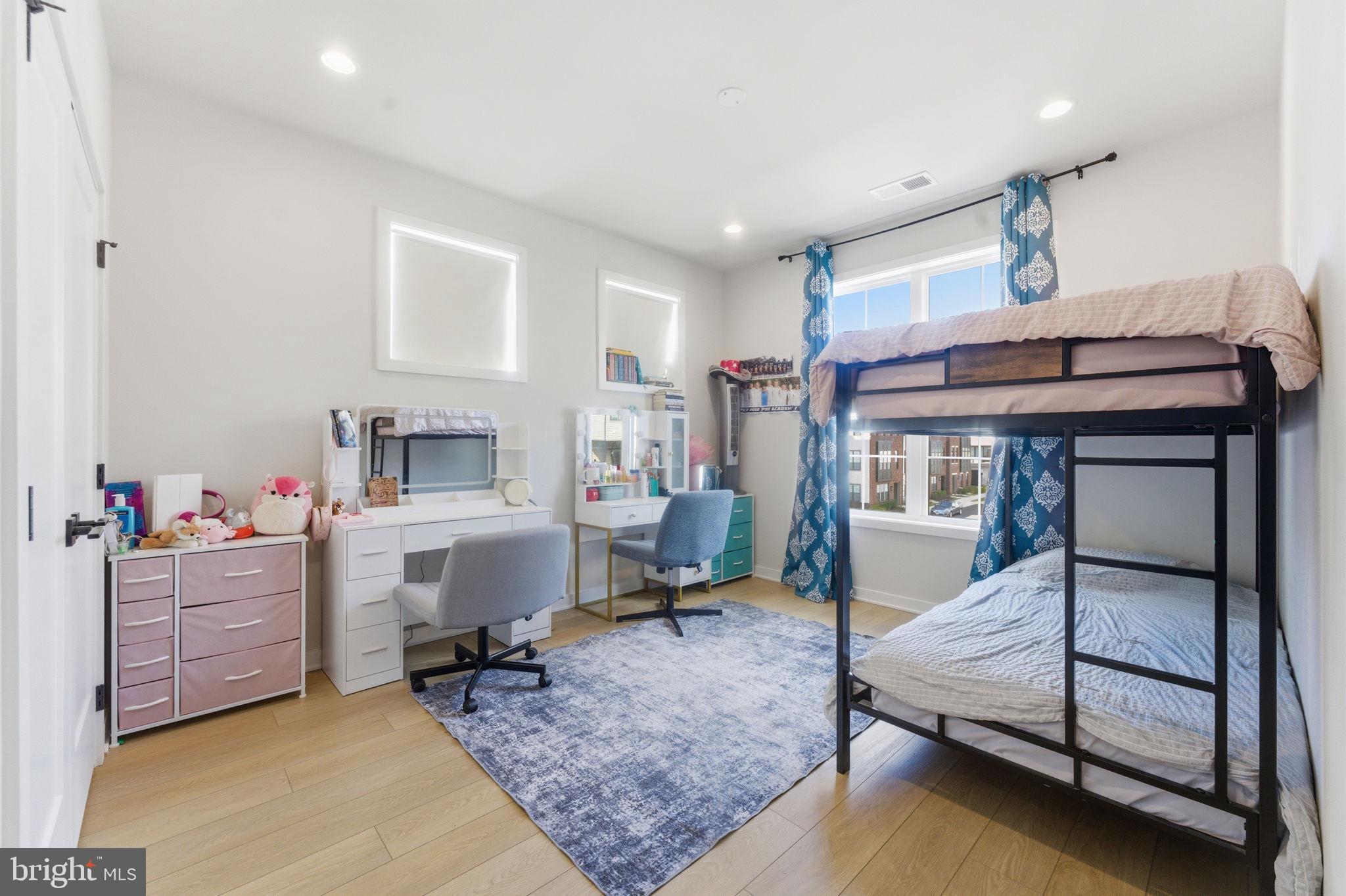 METRO WALK AT MOOREFIELD STATION - Residential