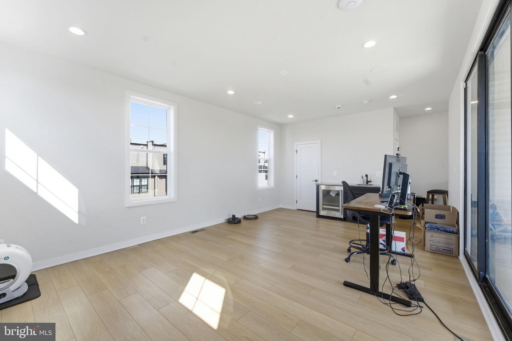 METRO WALK AT MOOREFIELD STATION - Residential