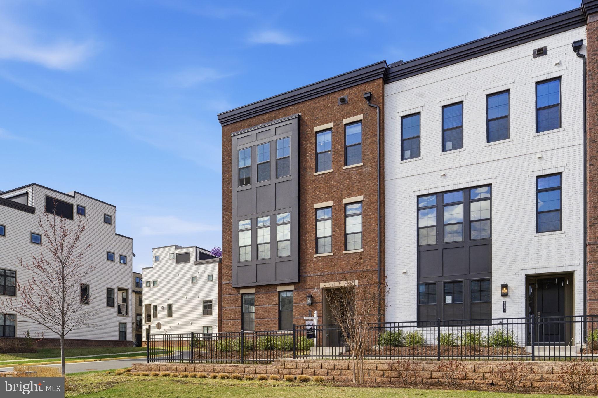 METRO WALK AT MOOREFIELD STATION - Residential