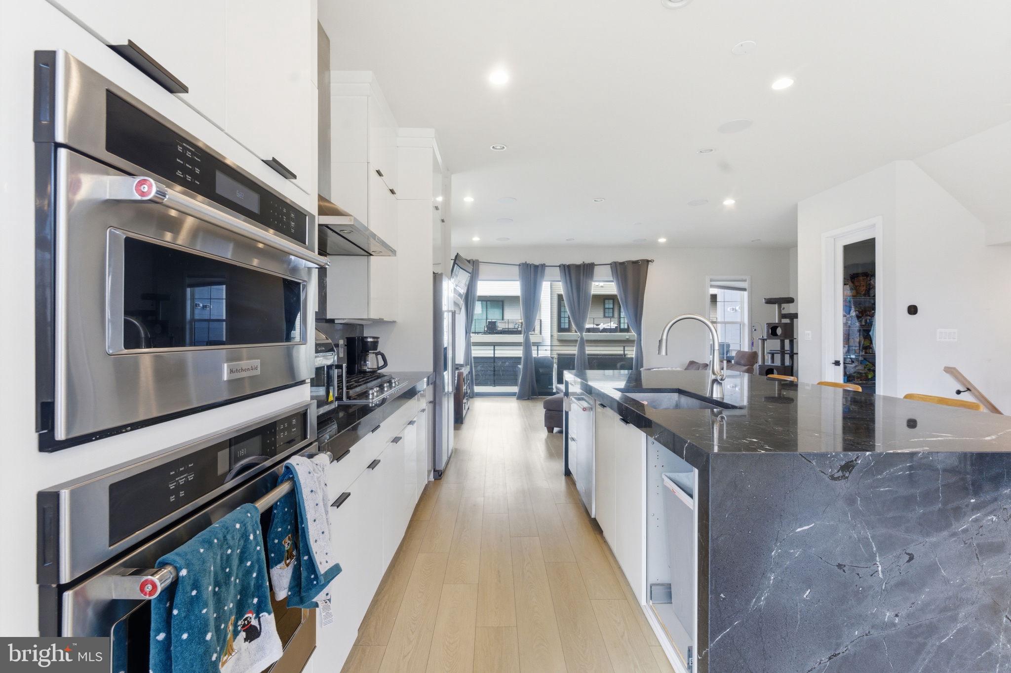 METRO WALK AT MOOREFIELD STATION - Residential