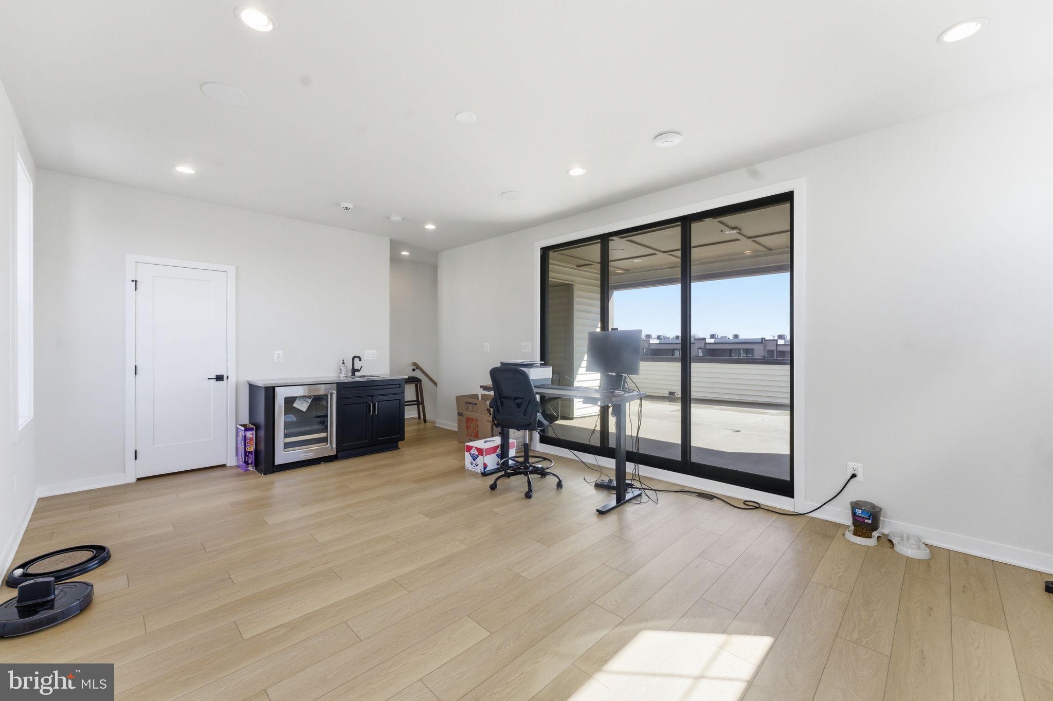 METRO WALK AT MOOREFIELD STATION - Residential