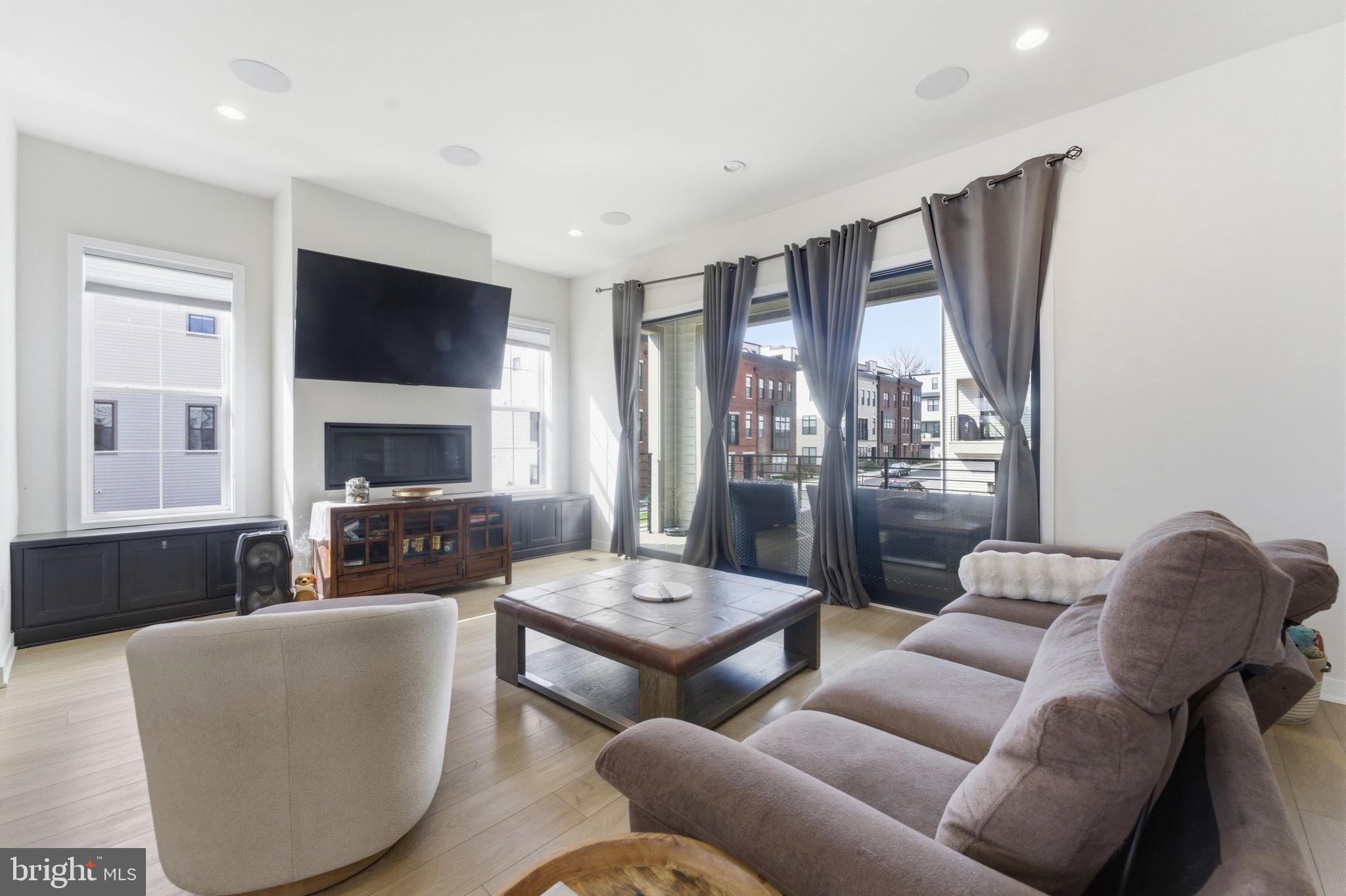 METRO WALK AT MOOREFIELD STATION - Residential