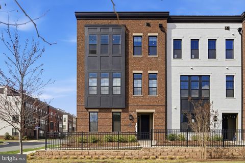 Photo of 22160 Penelope Heights Terrace, ASHBURN, VA 20148 (MLS # VALO2118770)