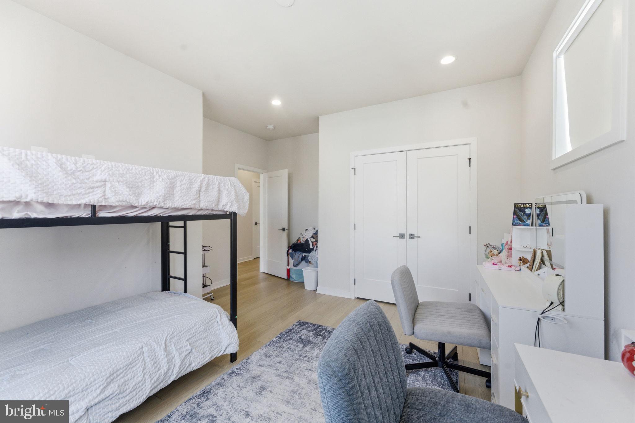 METRO WALK AT MOOREFIELD STATION - Residential