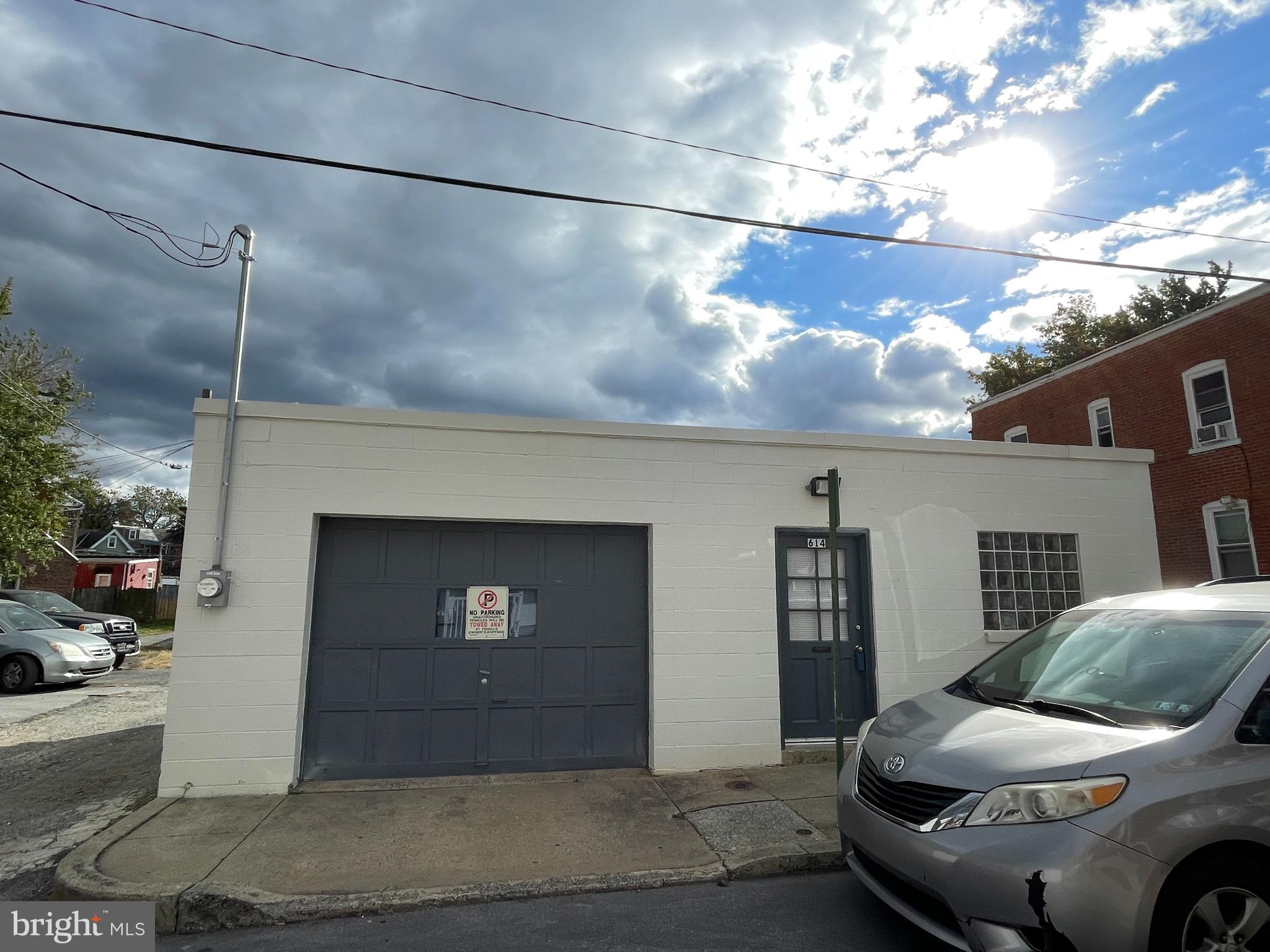 LANCASTER WEST END - Commercial Sale