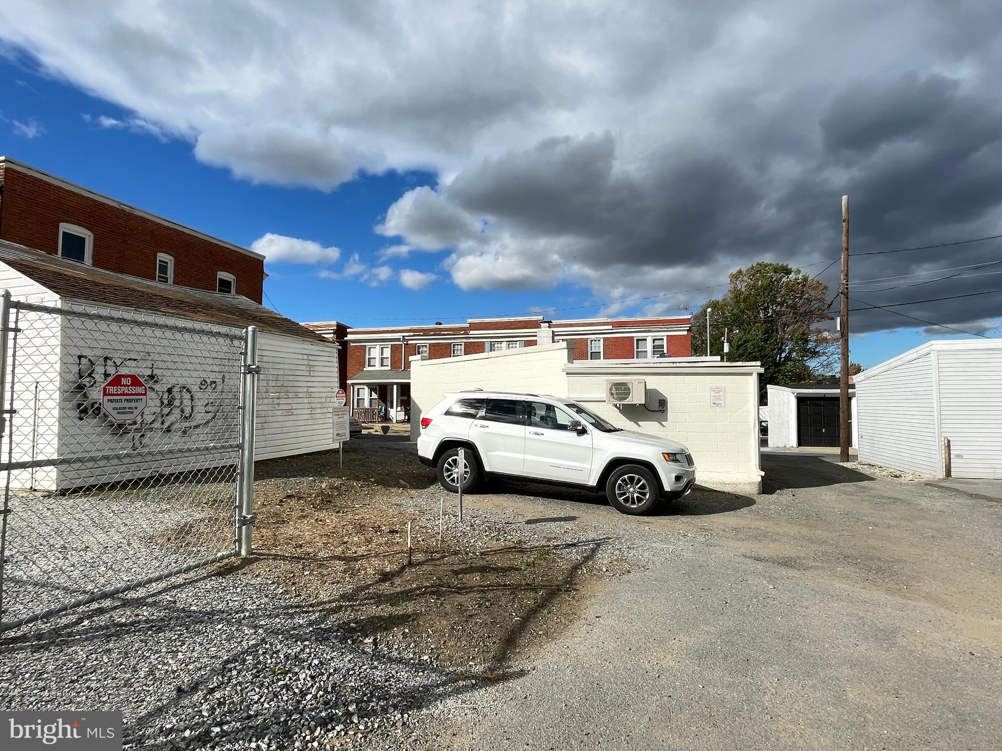 LANCASTER WEST END - Commercial Sale