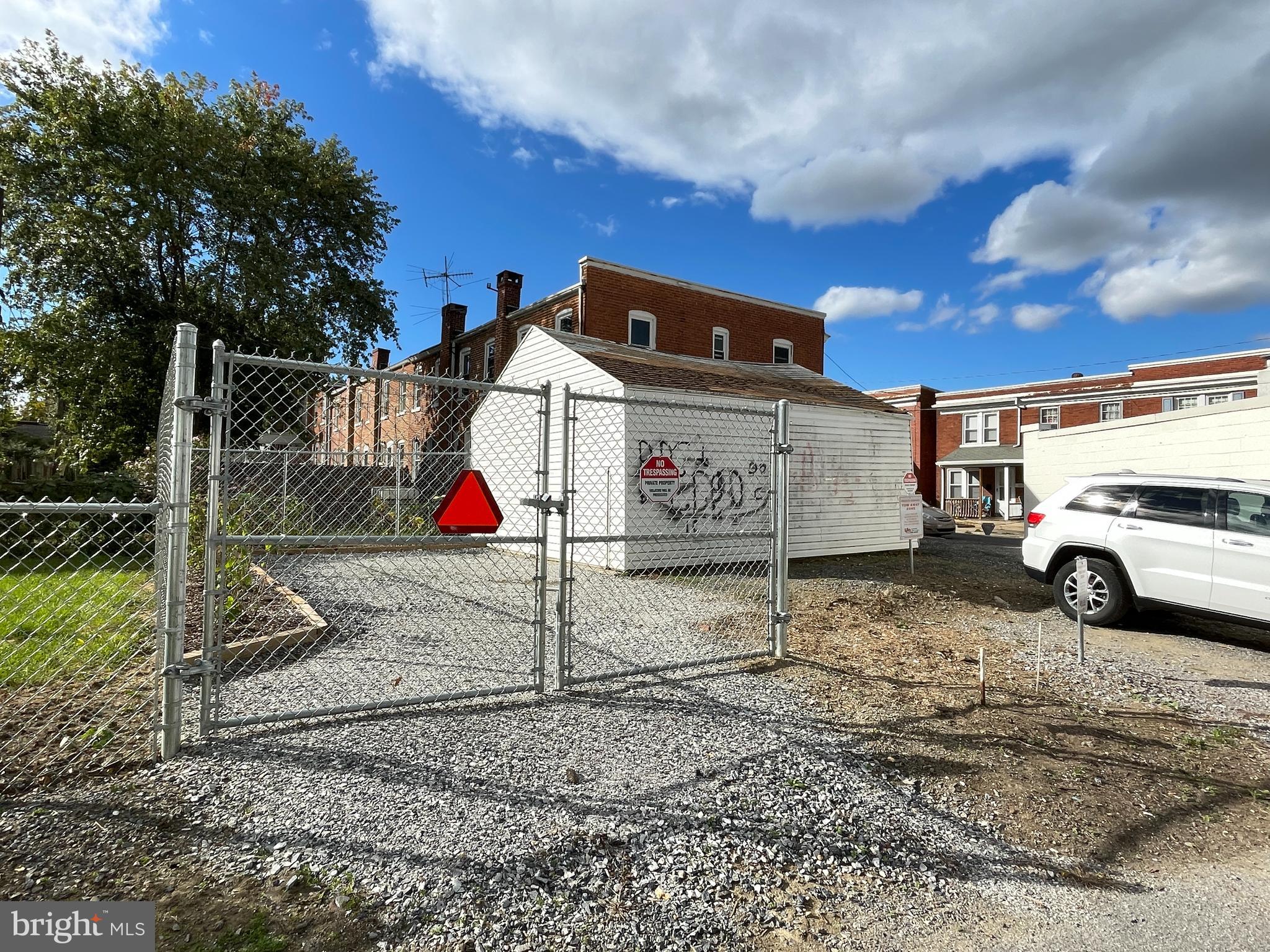 LANCASTER WEST END - Commercial Sale