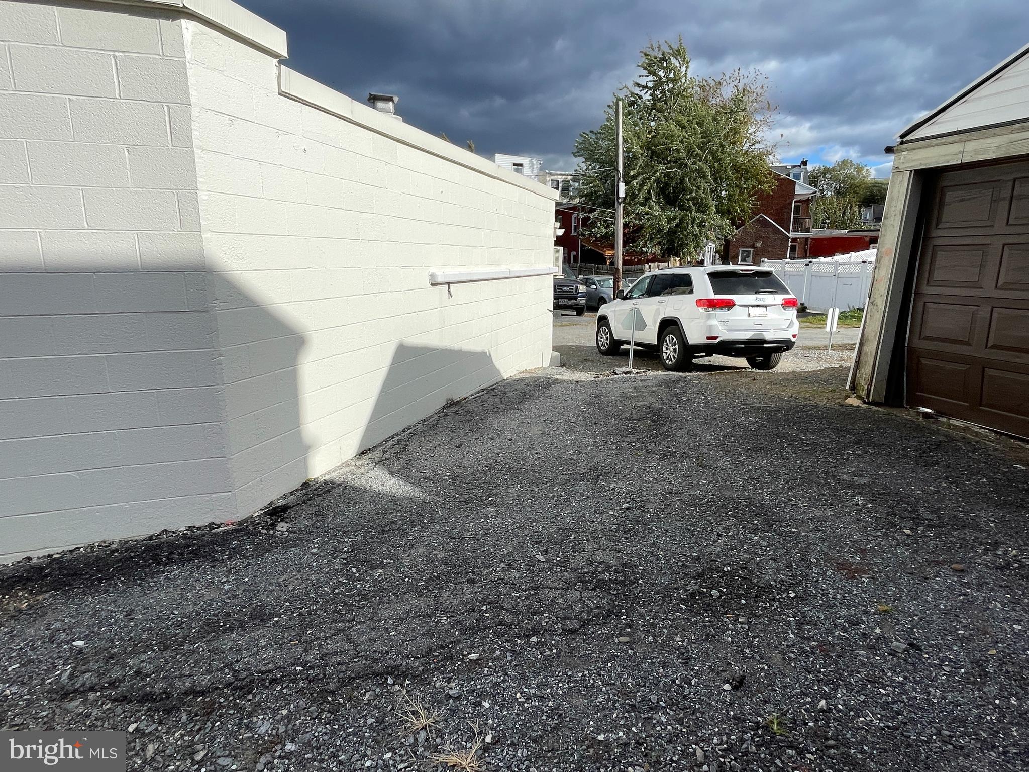 LANCASTER WEST END - Commercial Sale