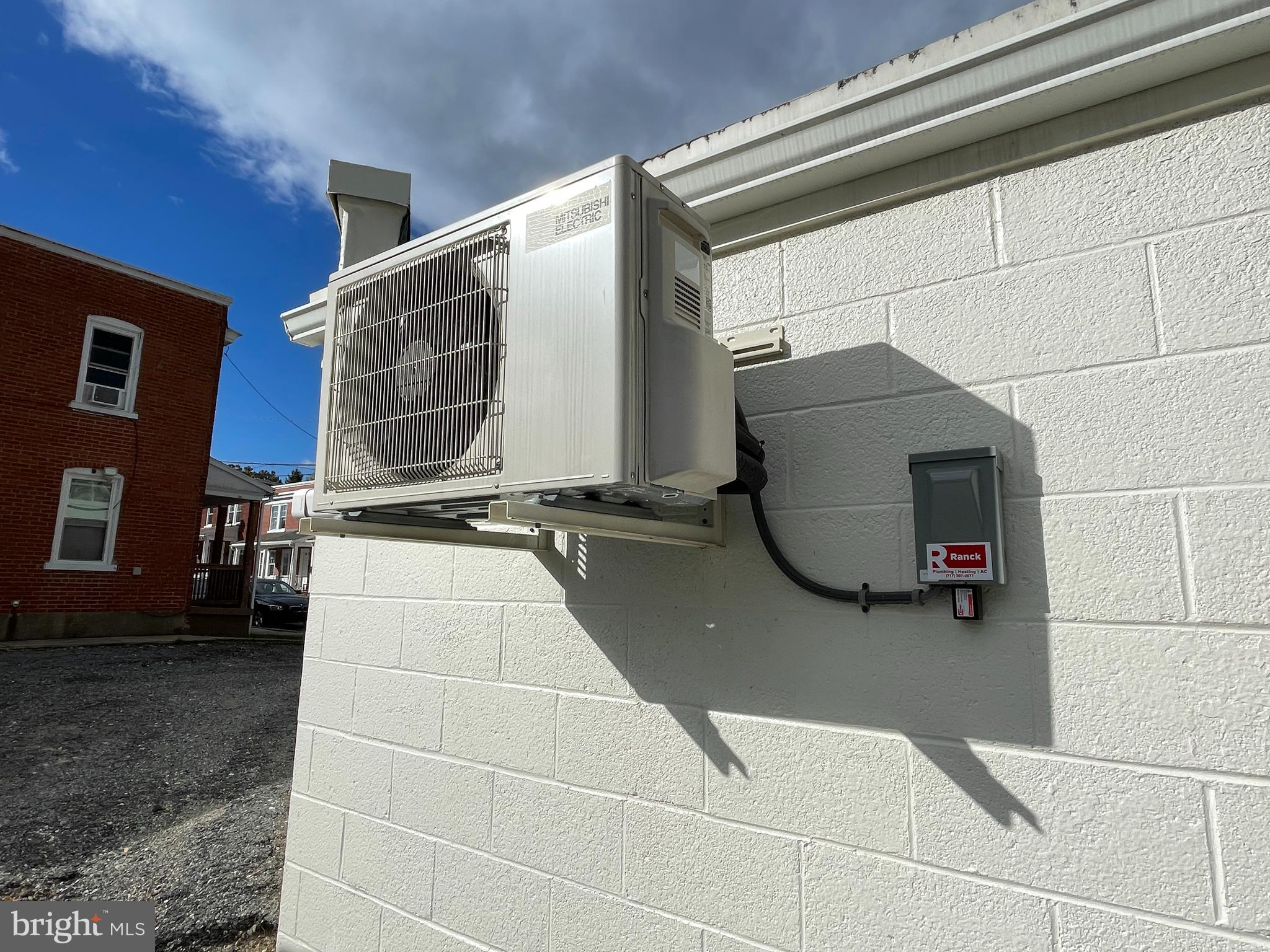 LANCASTER WEST END - Commercial Sale