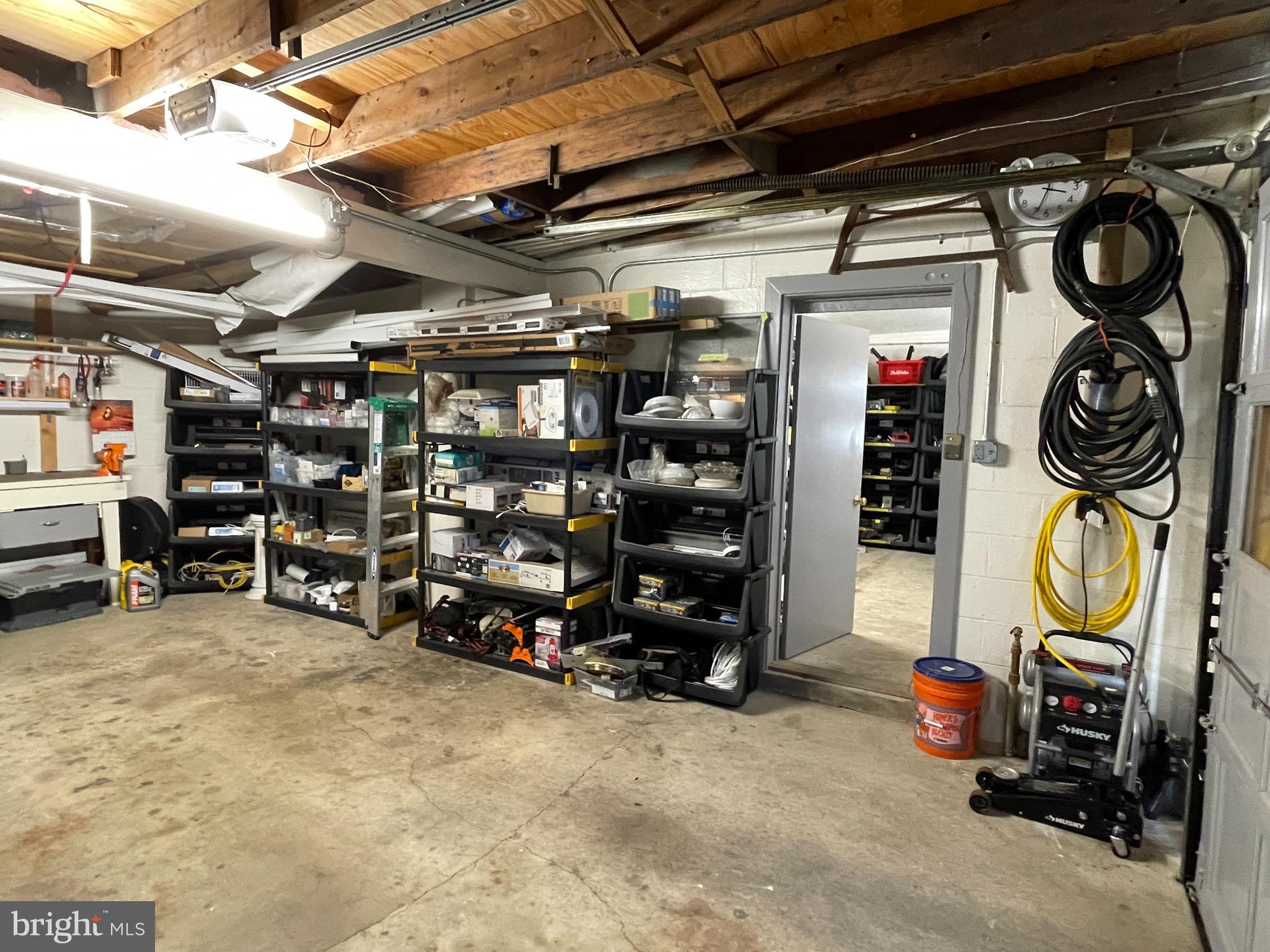 LANCASTER WEST END - Commercial Sale