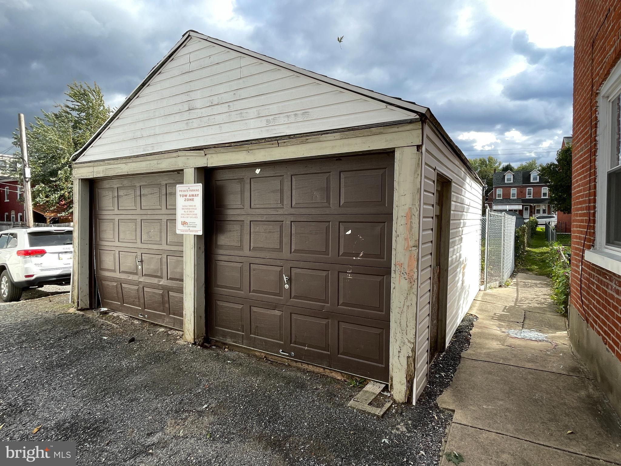 LANCASTER WEST END - Commercial Sale