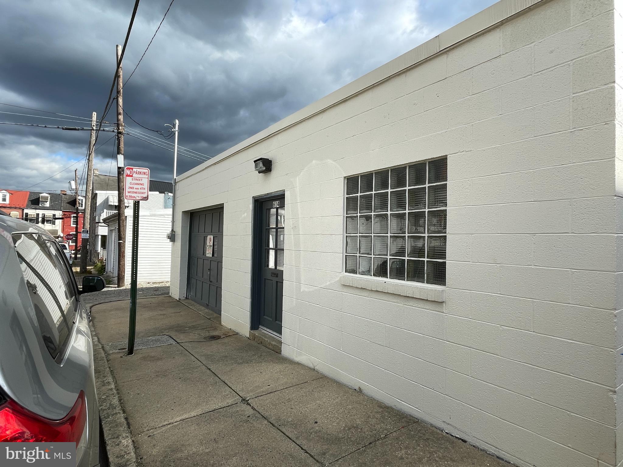 LANCASTER WEST END - Commercial Sale