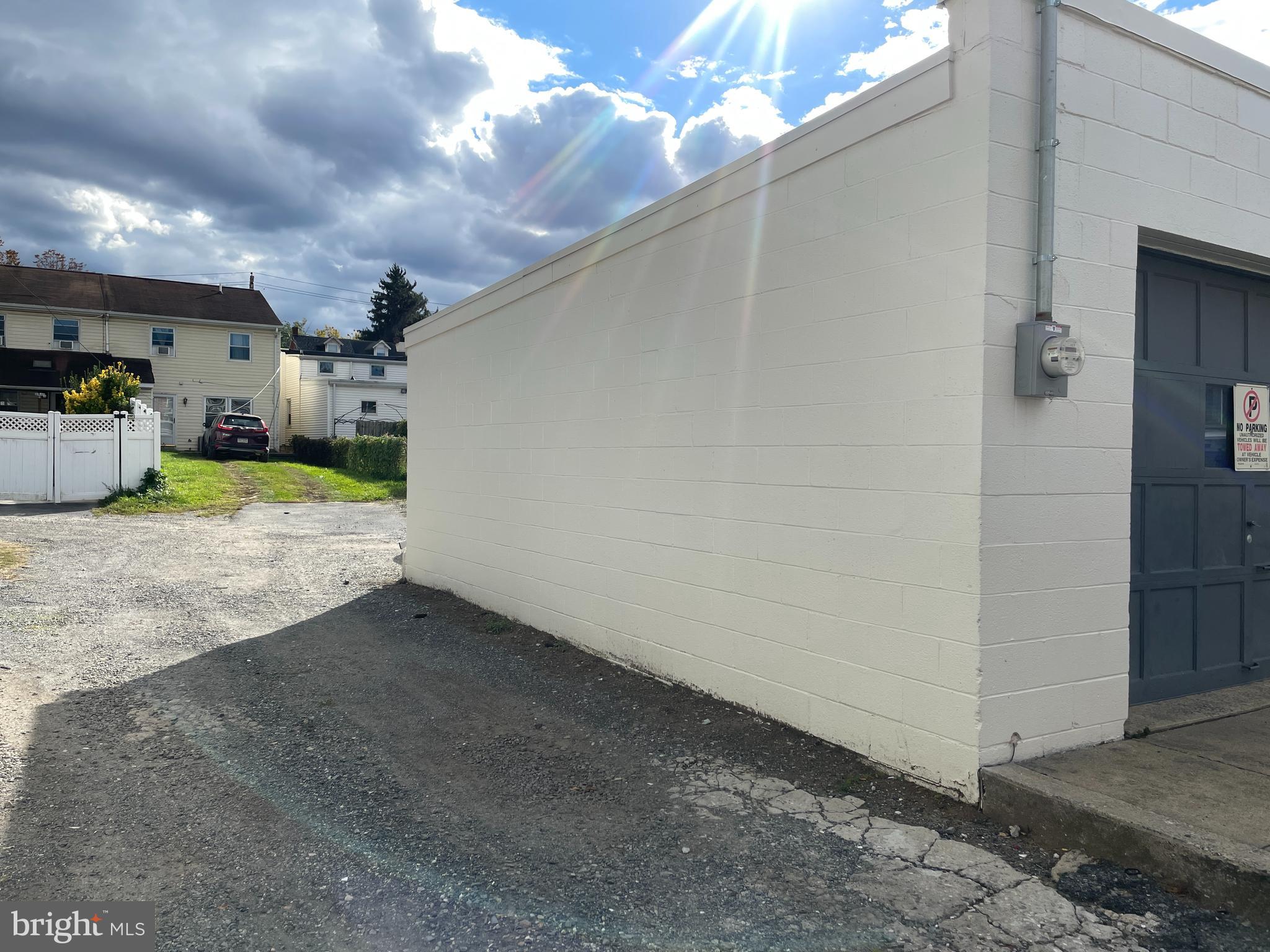 LANCASTER WEST END - Commercial Sale