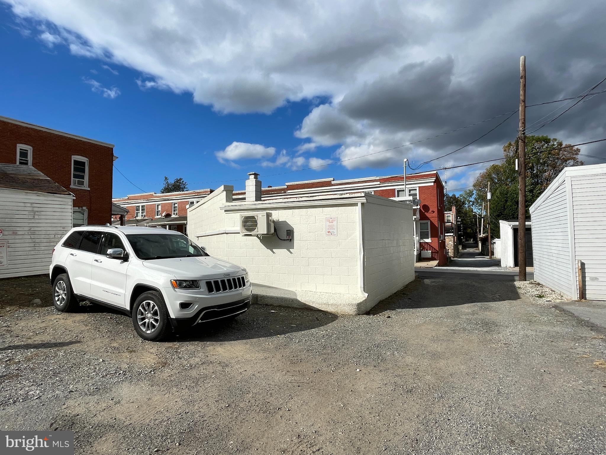 LANCASTER WEST END - Commercial Sale