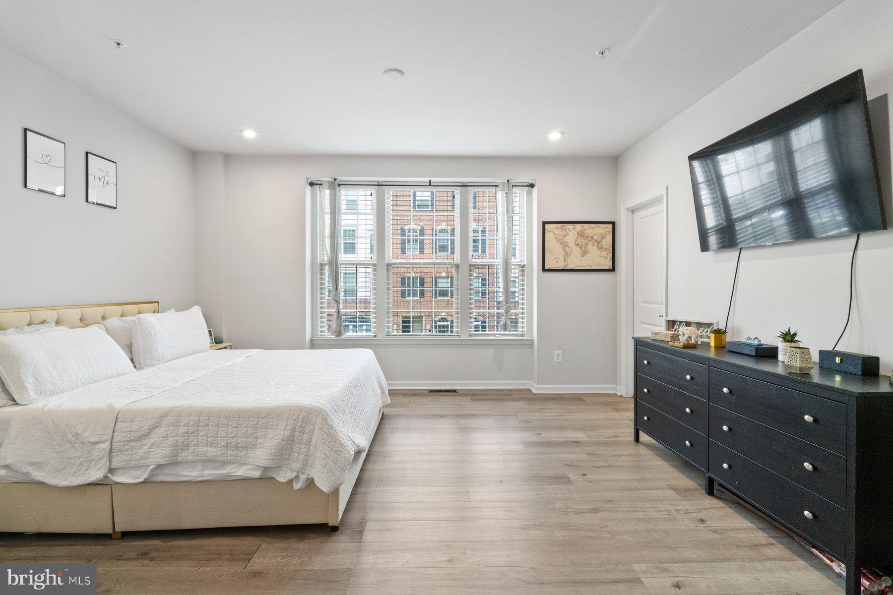 LINTON AT BALLENGER - Residential Lease