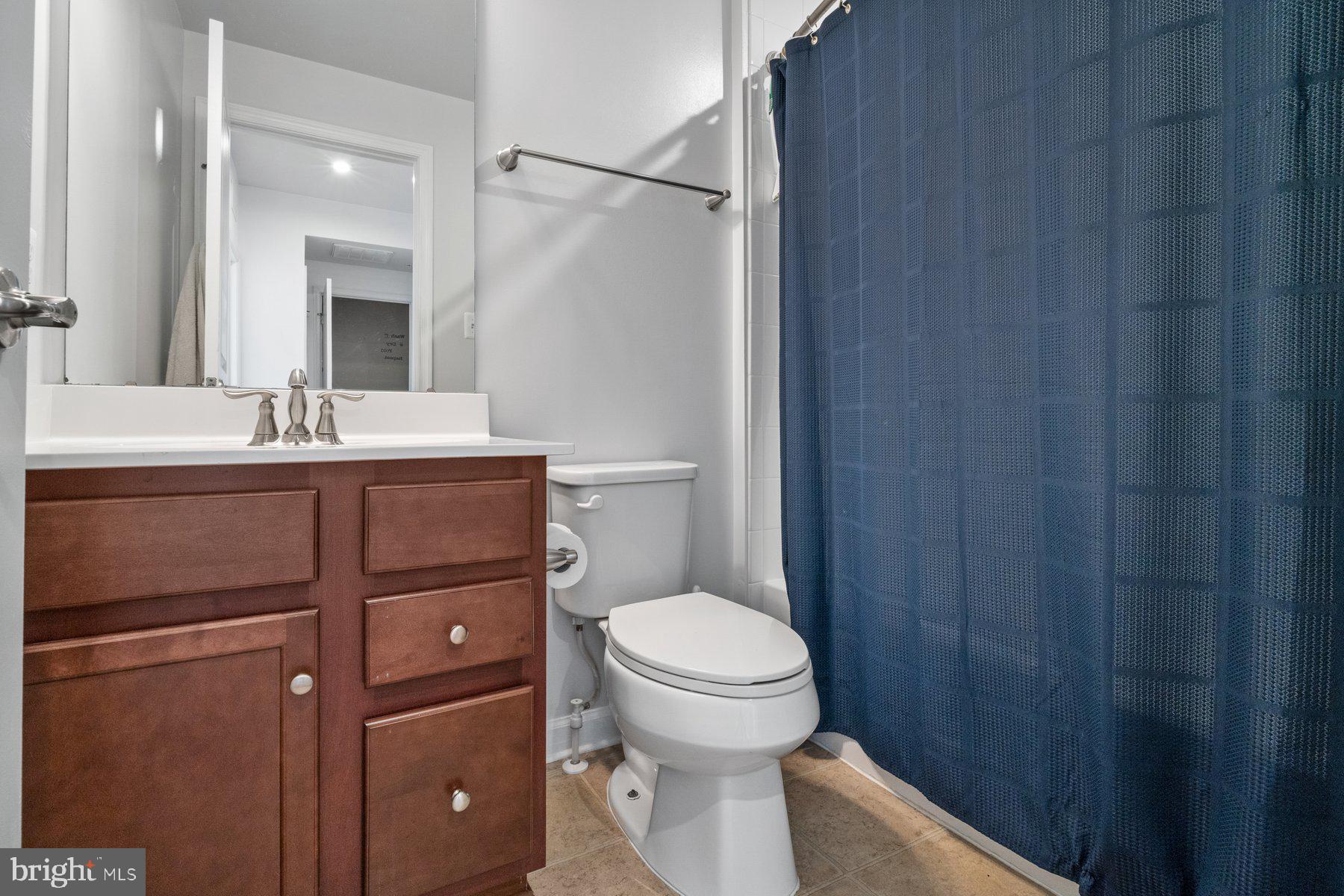 LINTON AT BALLENGER - Residential Lease