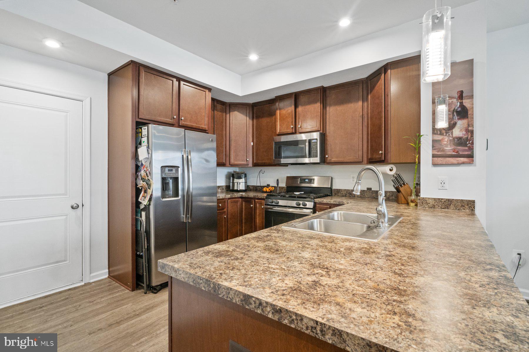 LINTON AT BALLENGER - Residential Lease