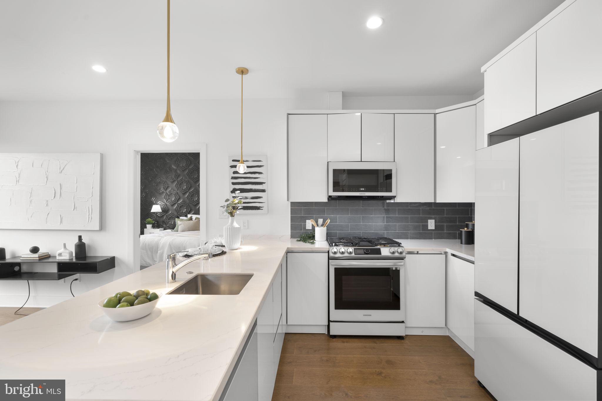 1002 RHODE ISLAND AVENUE NE 8