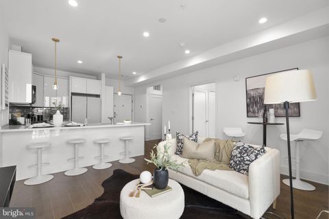 1002 RHODE ISLAND AVENUE NE 8 WASHINGTON DC 20018