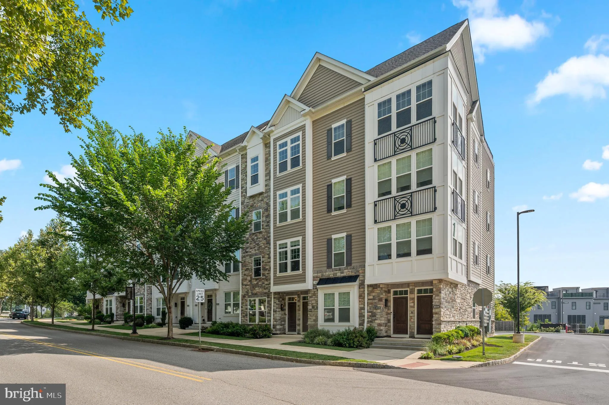 Newtown Square, Pennsylvania 19073, United States, 3 Bedrooms Bedrooms, ,4 BathroomsBathrooms,Residential,Active,180281